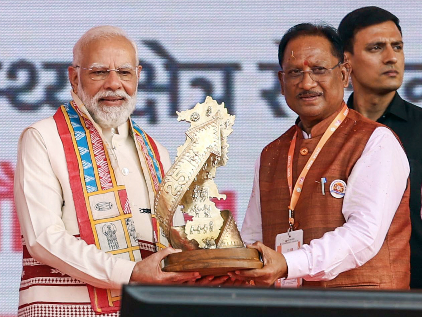 Prime Minister Narendra Modi (L) and Chhattisgarh CM Vishnu Deo Sai (R) (Photo: File Photo)
