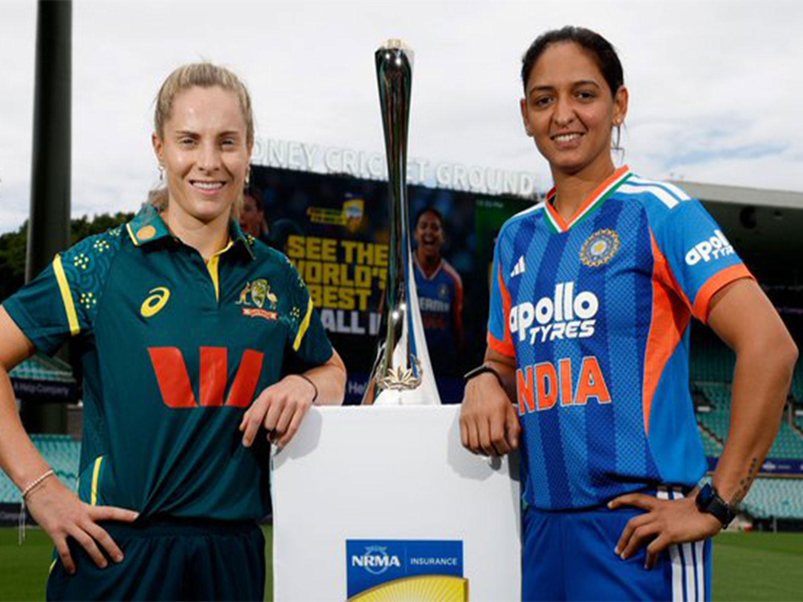 Sophie Molineux and Harmanpreet Kaur. (Photo: cricket.com.au)