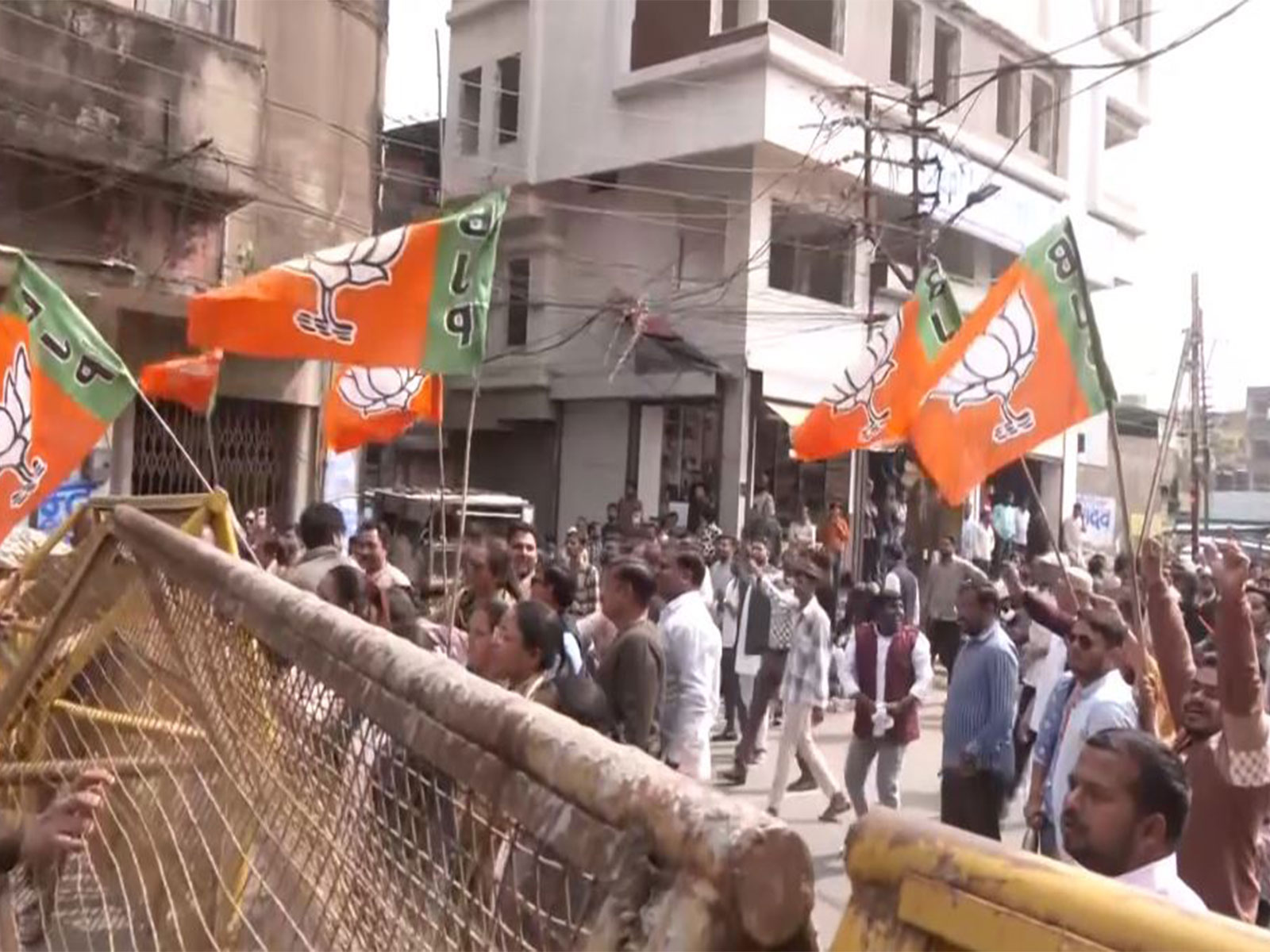 Clash broke out between Congress and BJP workers in Indore (Photo/ANI)