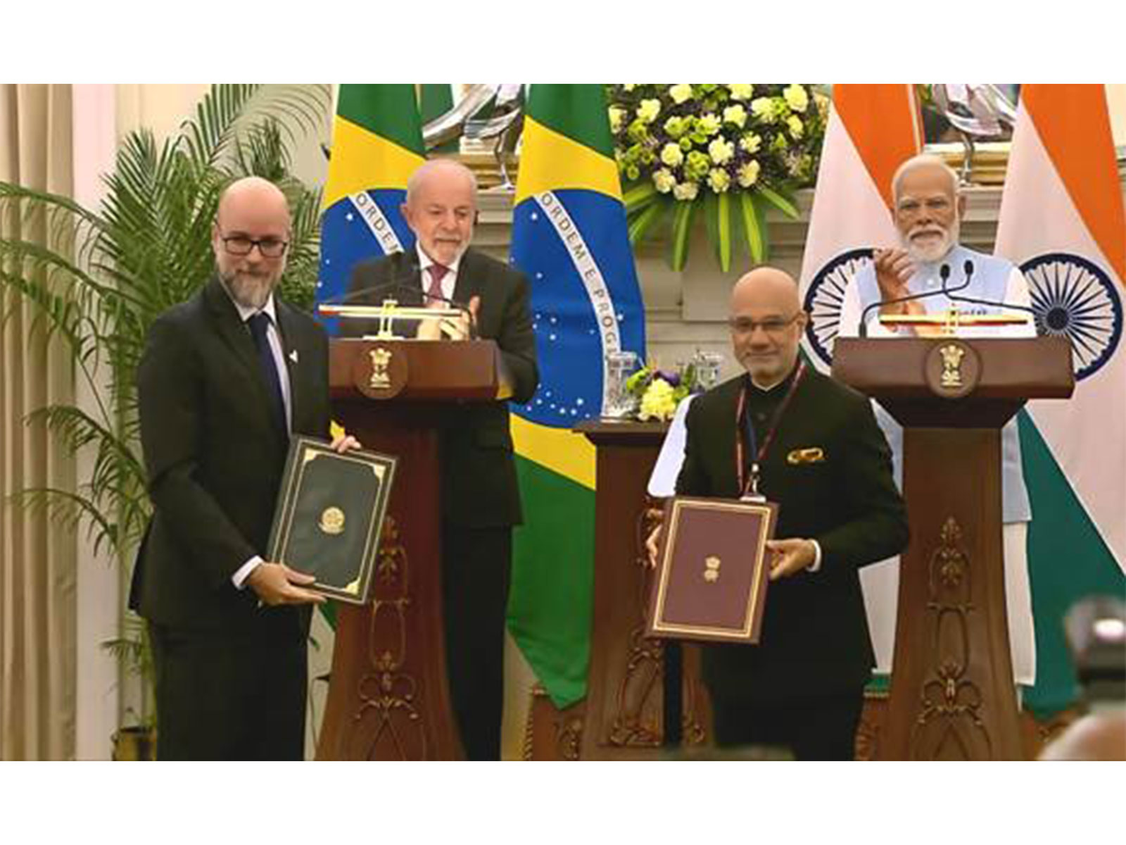 ndia-Brazil exchange MoU in presence of PM Modi and Brazilian President Lula da Silva (Photo/PIB)