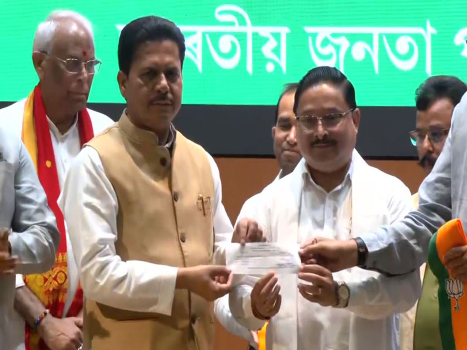 Former Assam Congress chief Bhupen Kumar Borah joining BJP (Photo/ANI)