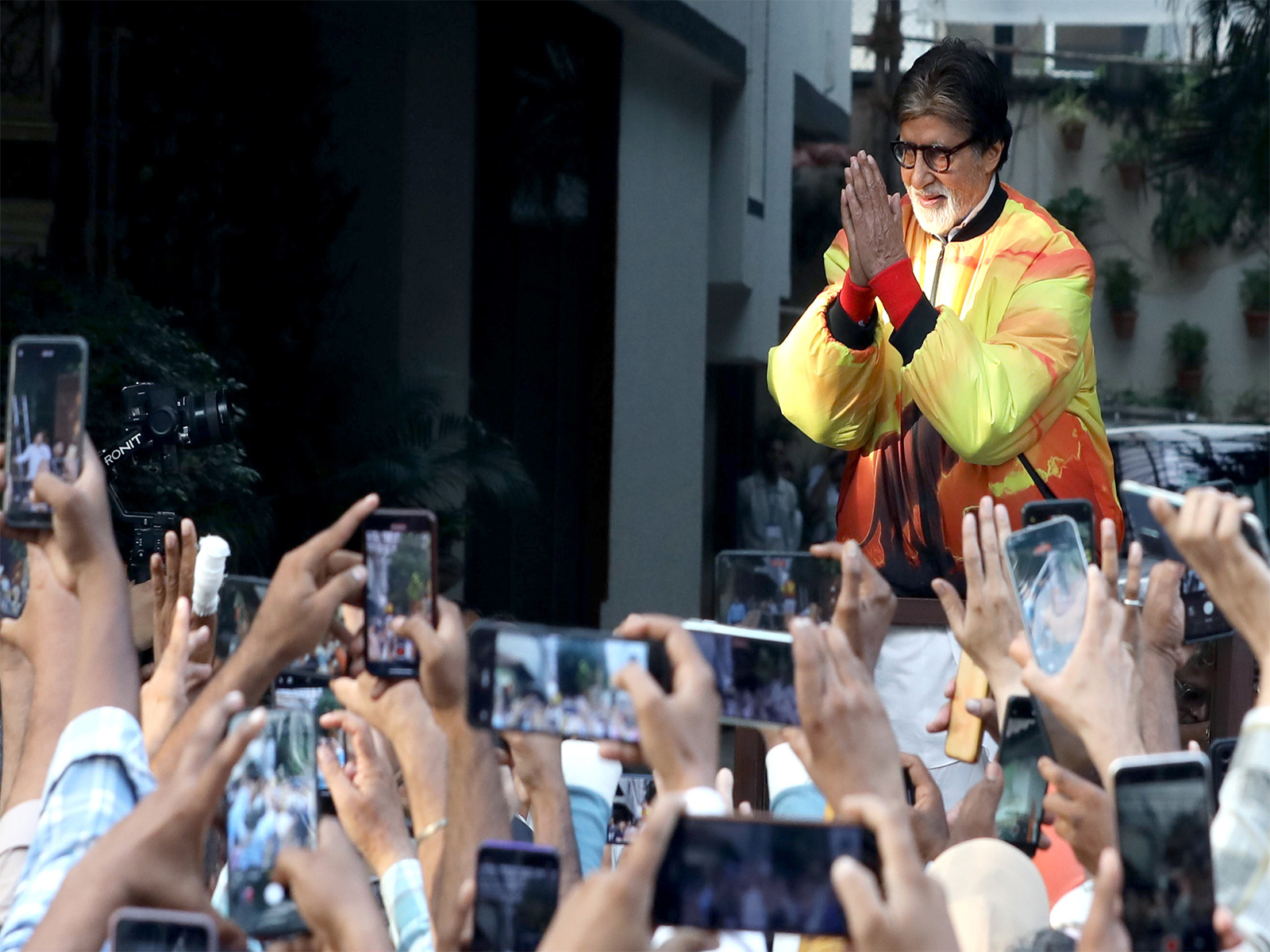 Actor Amitabh Bachchan outside his residence (File photo/ANI)