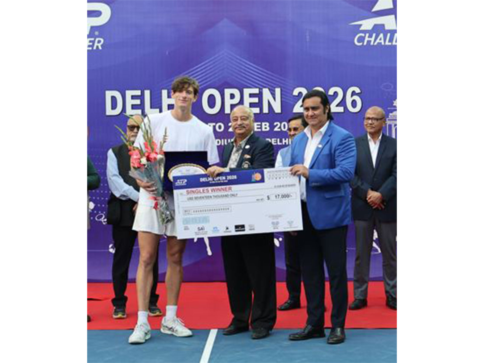 Greece’s Stefanos Sakellaridis after winning the singles title. (Photo: DLTA)