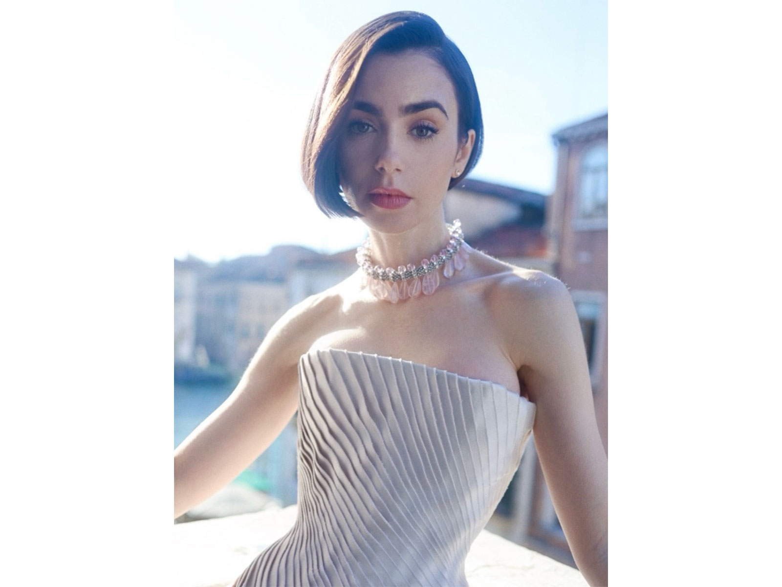 Lily Collins (Photo/instagram/@lilyjcollins)