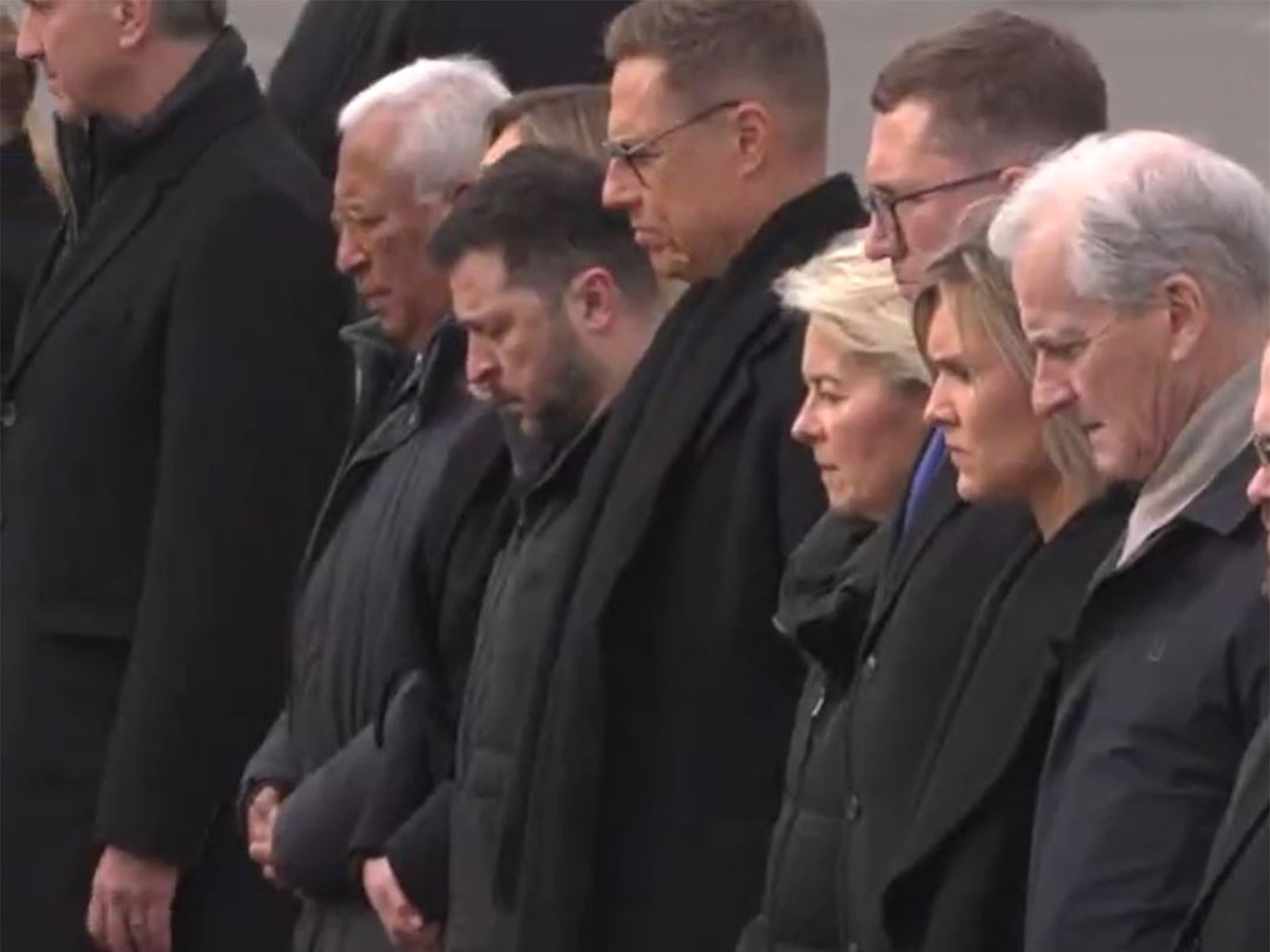 European Commission President Ursula von der Leyen joins Ukrainian President Volodymyr Zelenskyy and European leaders during a tribute at Maidan Square in Kyiv (Photo: X/@vonderleyen)