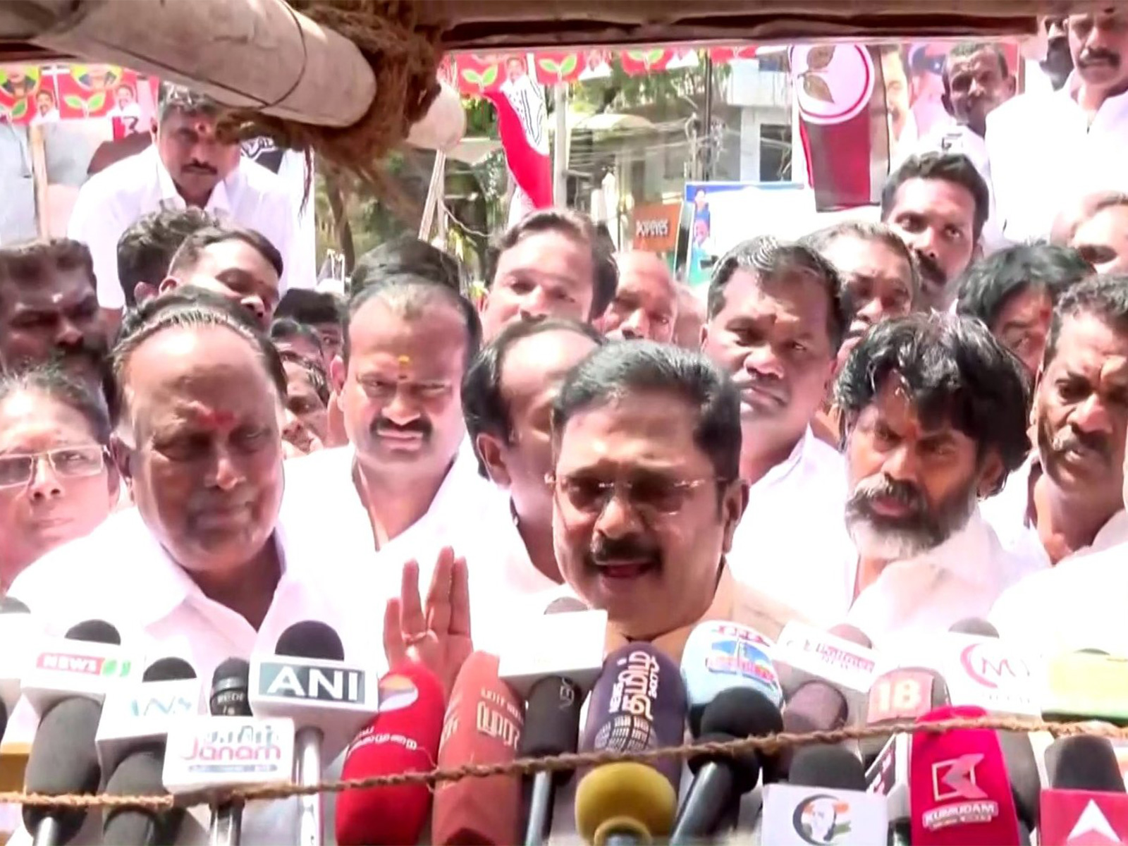 AMMK General Secretary TTV Dhinakaran (Photo: ANI) AMMK General Secretary TTV Dhinakaran (Photo: ANI)