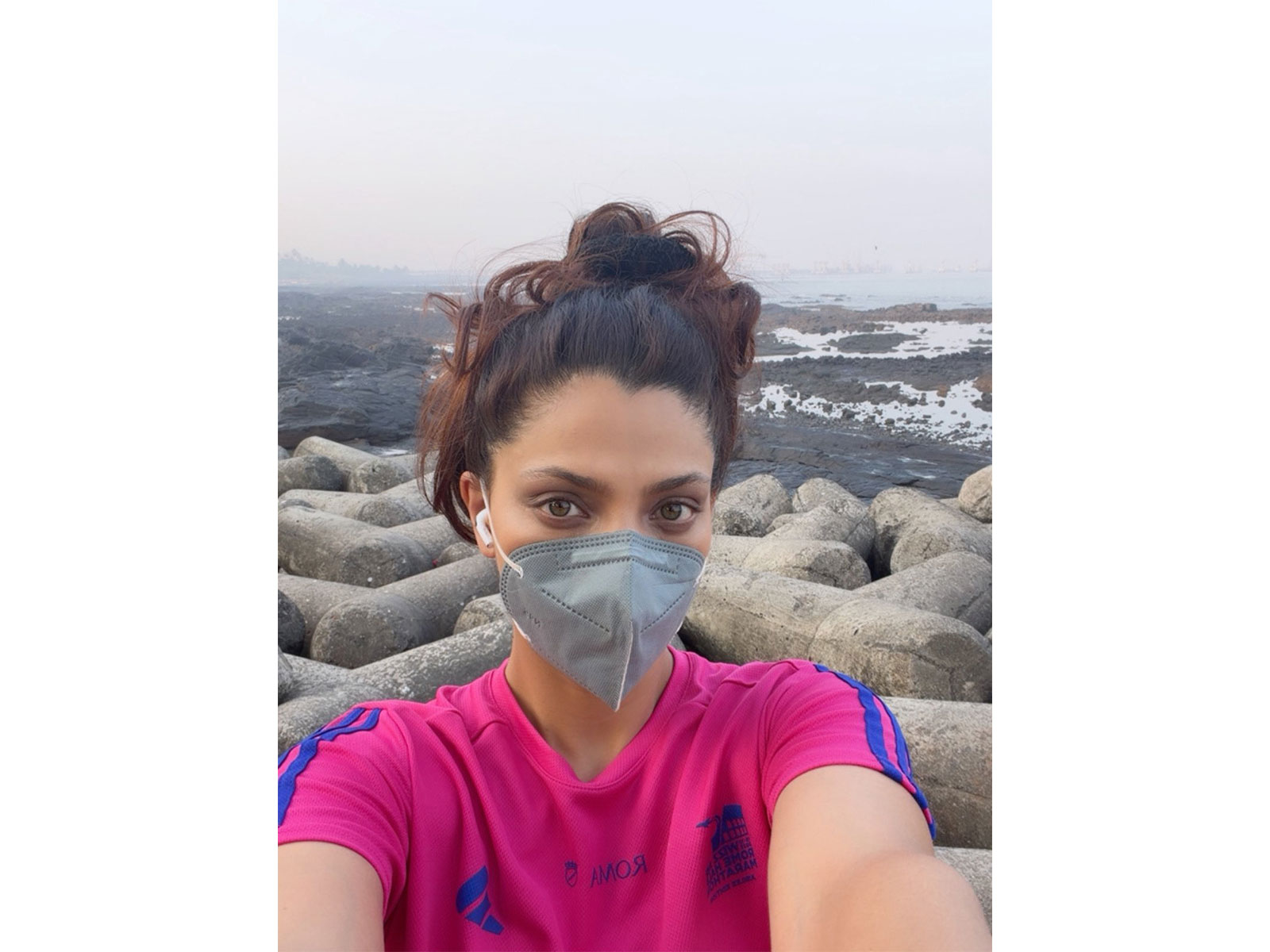 Saiyami Kher raises alarm over Mumbai’s rising air pollution