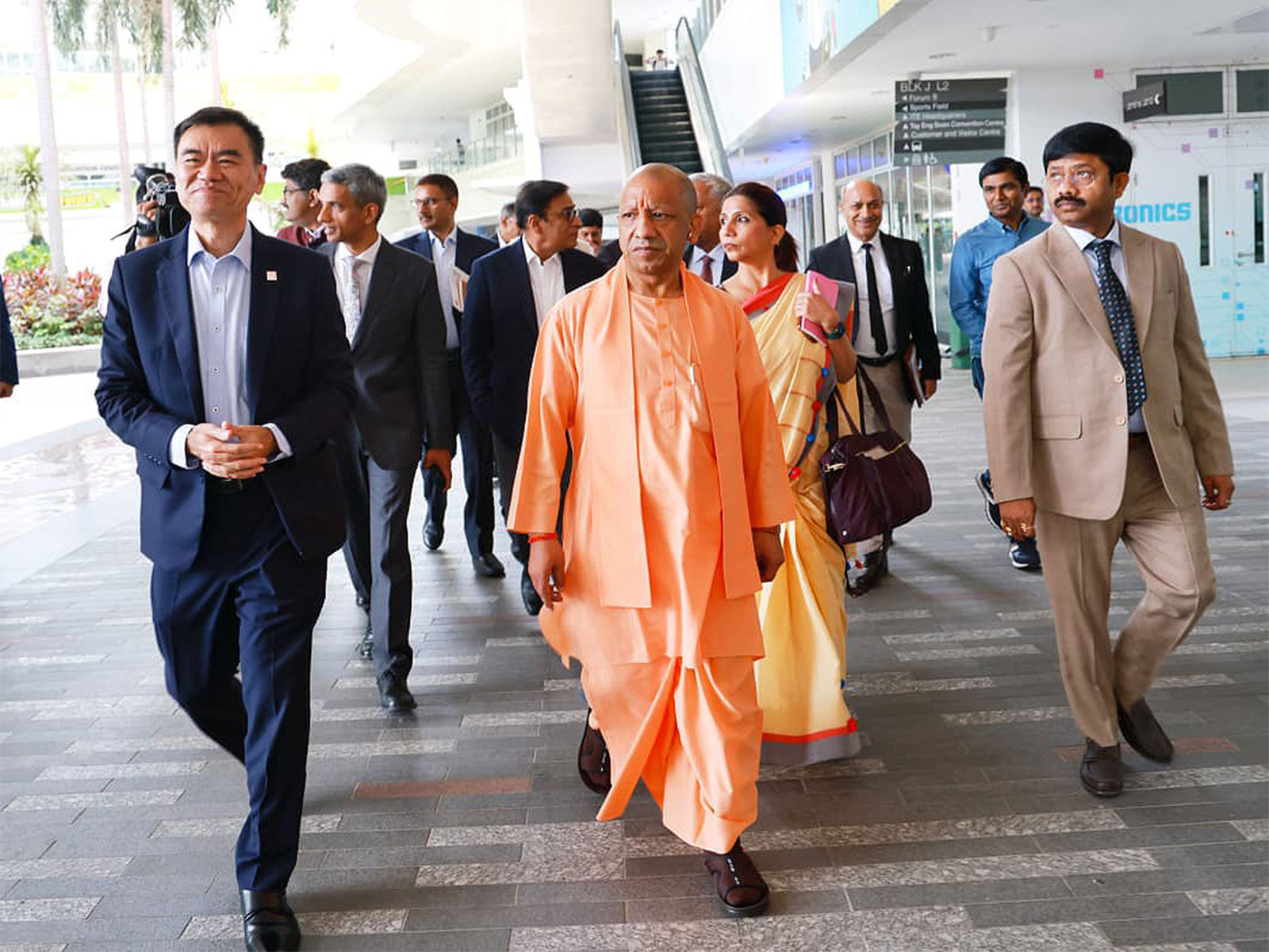 CM Yogi in Singapore (Photo/X@SGinIndia) CM Yogi in Singapore (Photo/X@SGinIndia)