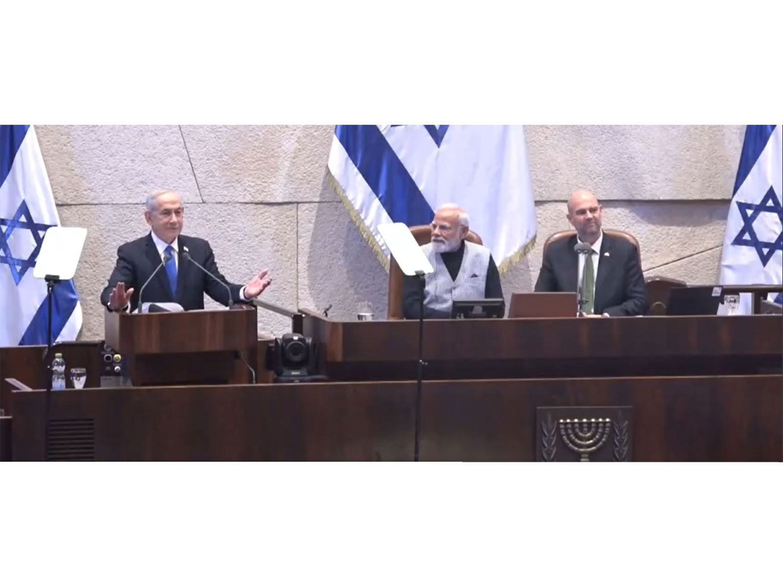 Israeli Prime Minister Benjamin Netanyahu welcomes PM Modi in Knesset. (Image Source: Government Press Office Israel/DD News)