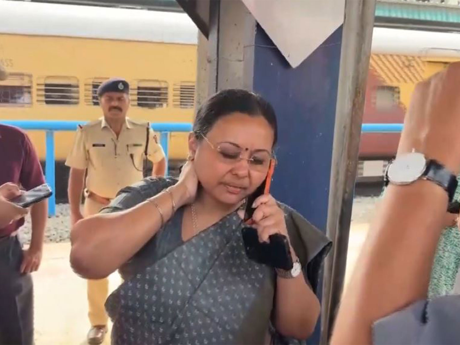 Kerala Health Minister injured during Black Flag protest at Kannur Railway Station (Photo/ANI) Kerala Health Minister injured during Black Flag protest at Kannur Railway Station (Photo/ANI)