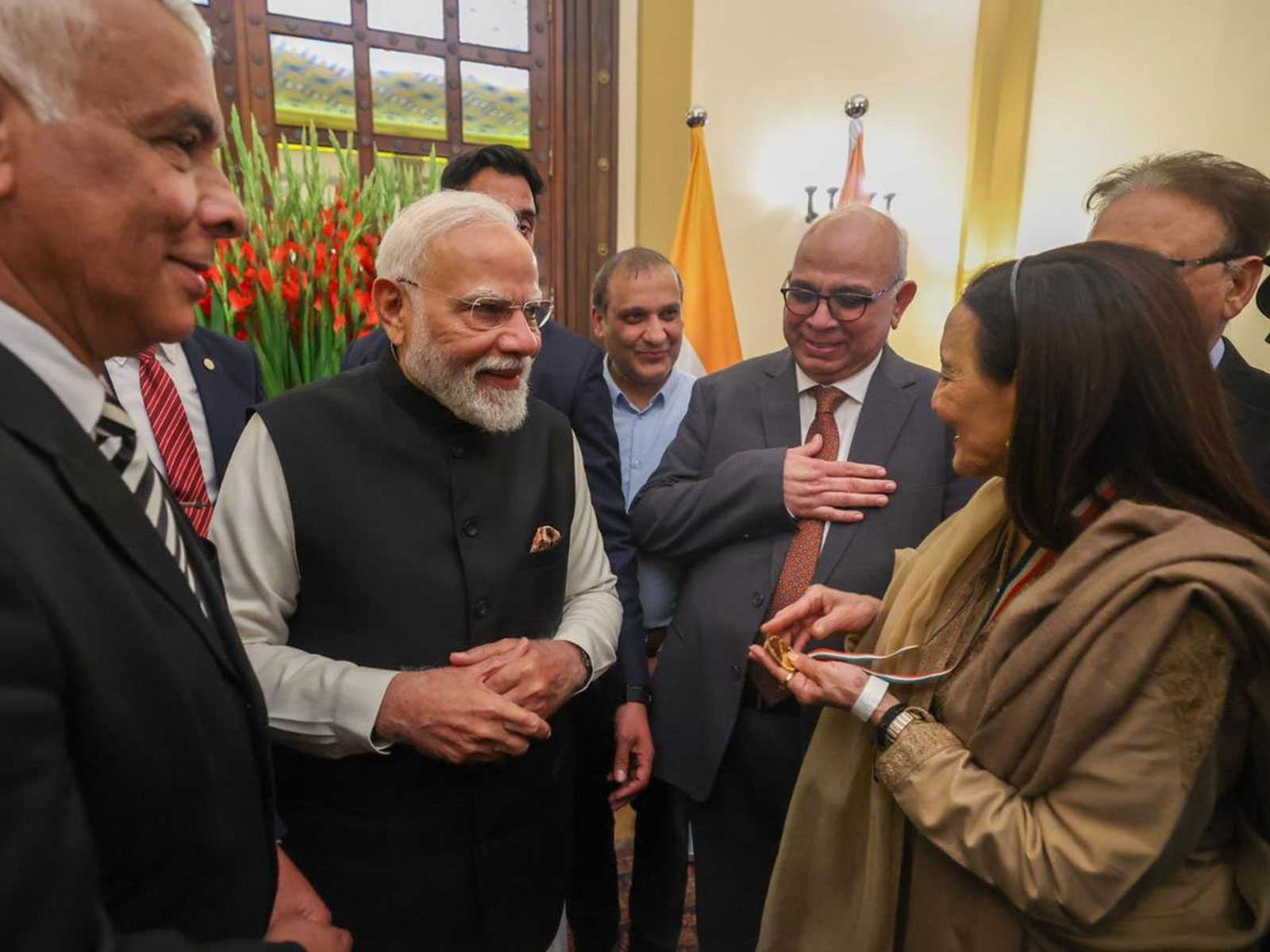 PM Modi with members of Indian Jewish community (Photo/X@narendramodi)