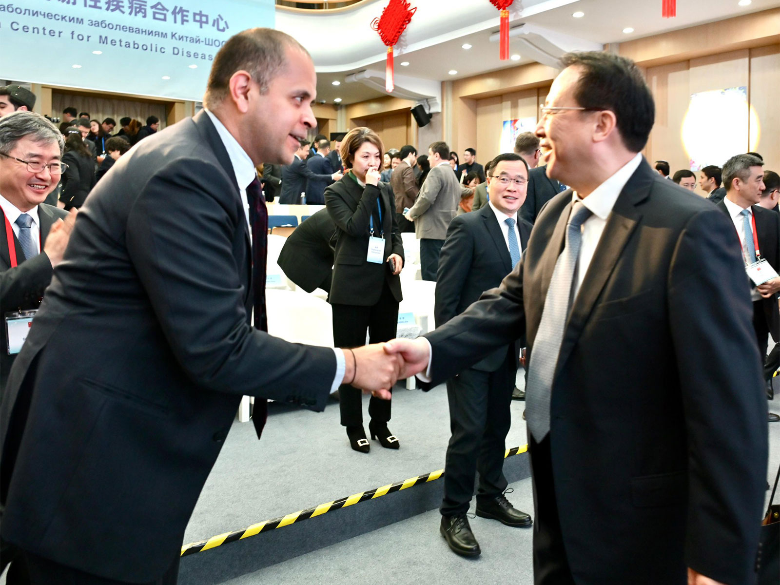  India’s Consul General in Shanghai, Pratik Mathur, meets Shanghai Mayor Gong Zheng (Photo/X/@IndiaInShanghai)