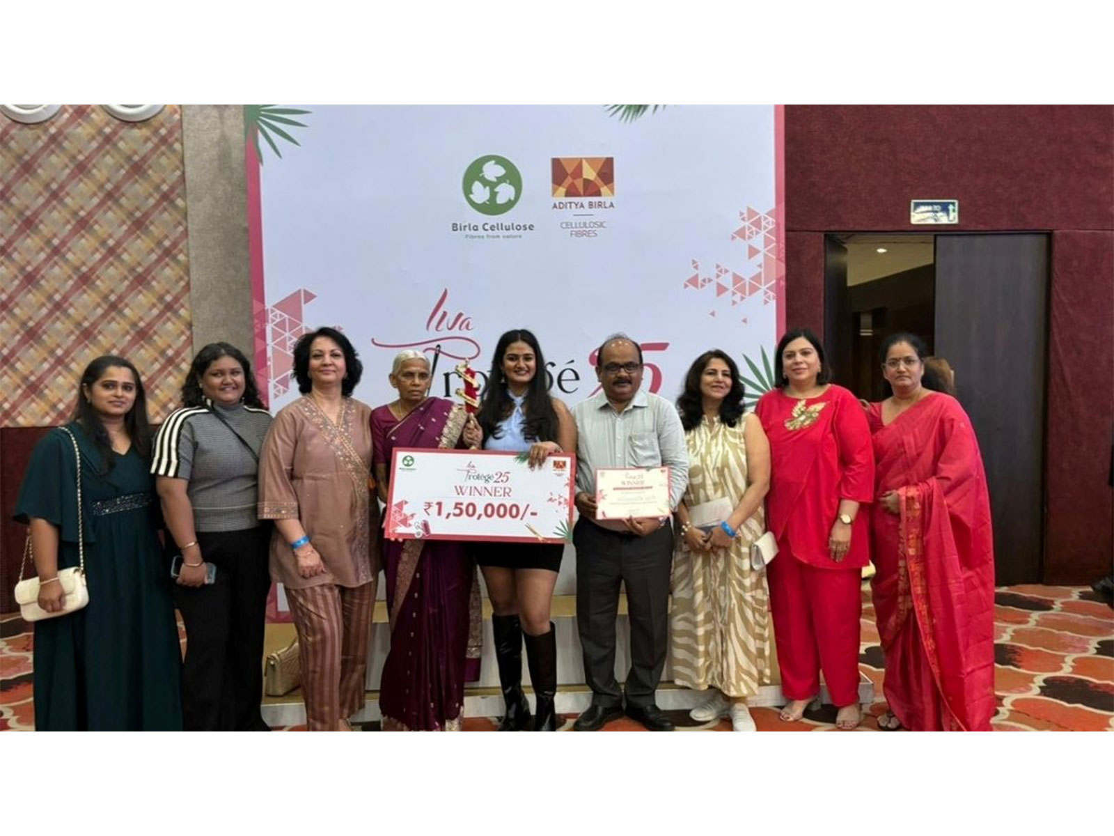 Vasai Girl Wins National Fashion Title with Collection Refreshing Heritage Textiles