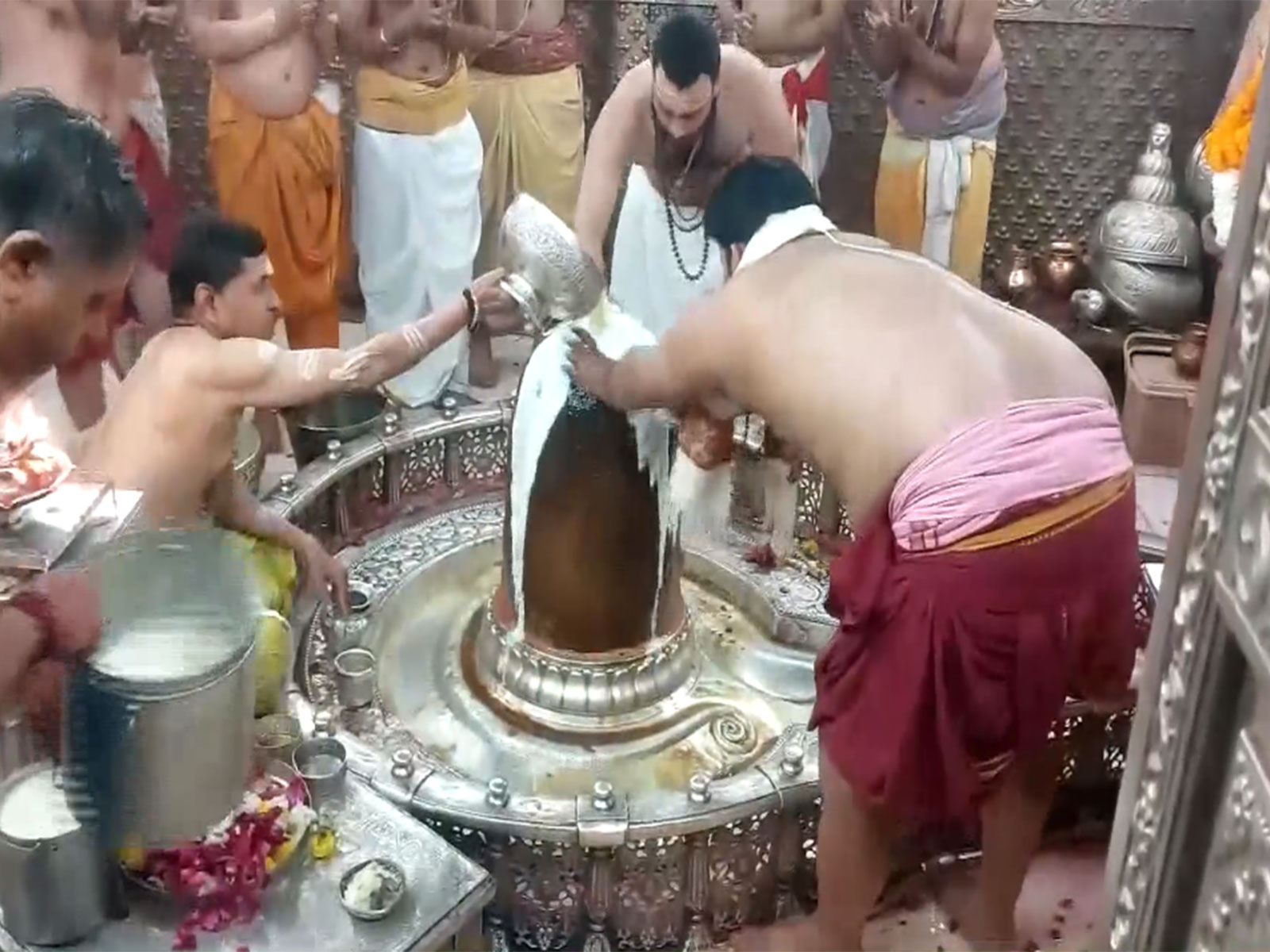 Visuals from Shri Mahakaleshwar Temple in Ujjain (photo/ANI)