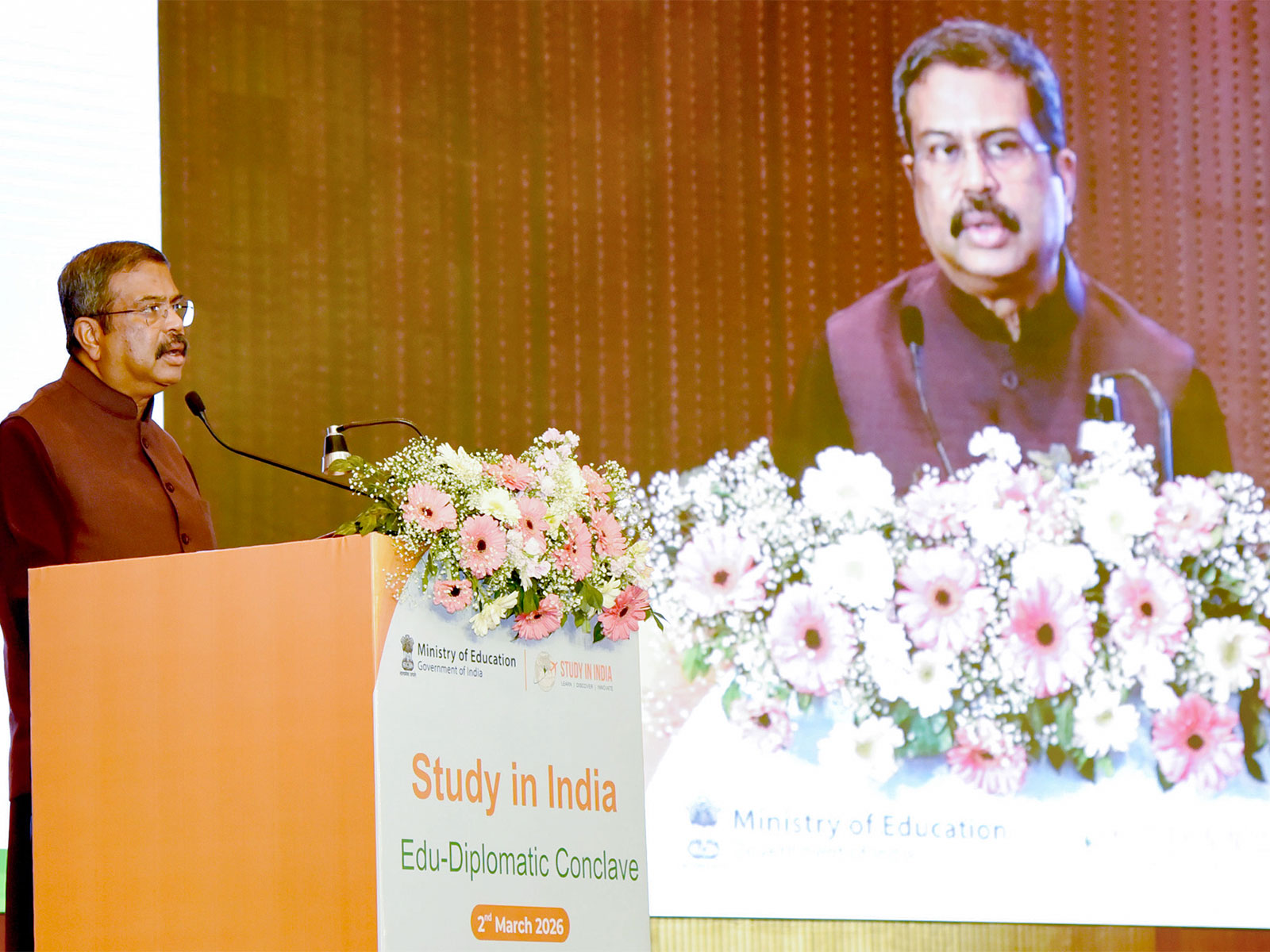 Centre aims to boost annual foreign student admissions to 2 lakh