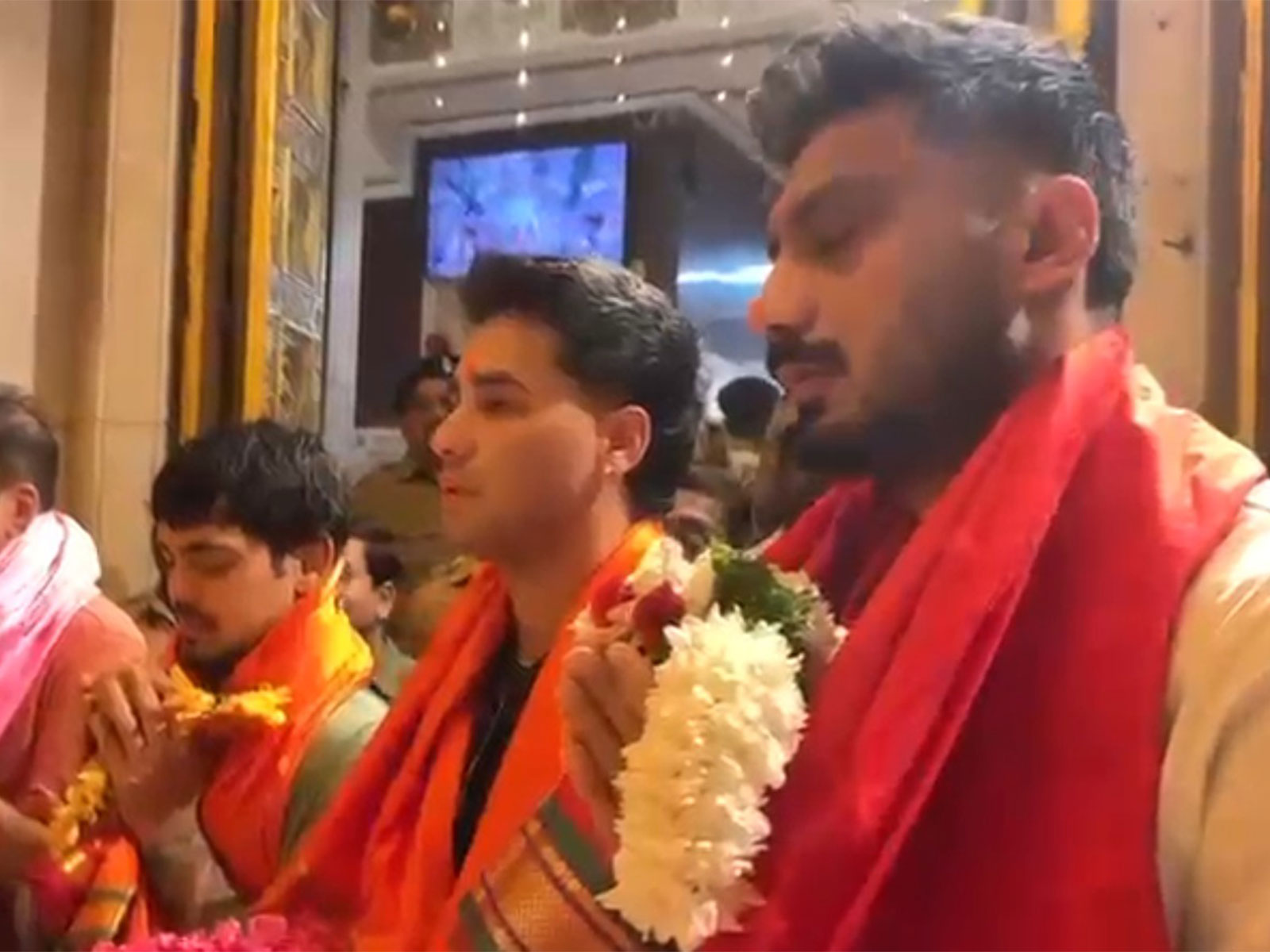 Indian cricketers at Siddhivinayak Temple in Mumbai (Photo: Siddhivinayak Temple trust)