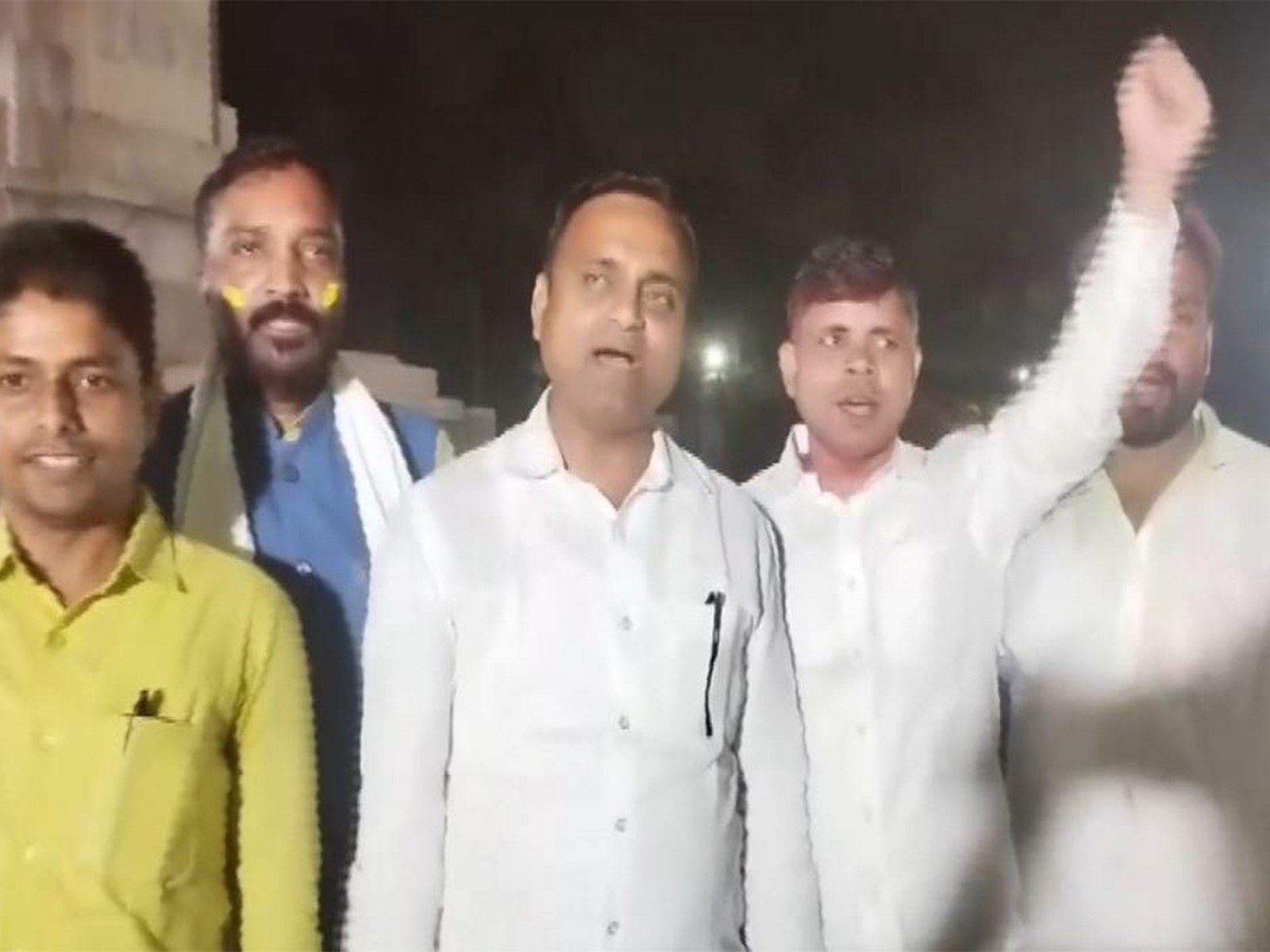 JD(U) youth party workers gather outside Bihar CM Nitish Kumar's residence (Photo/ANI)