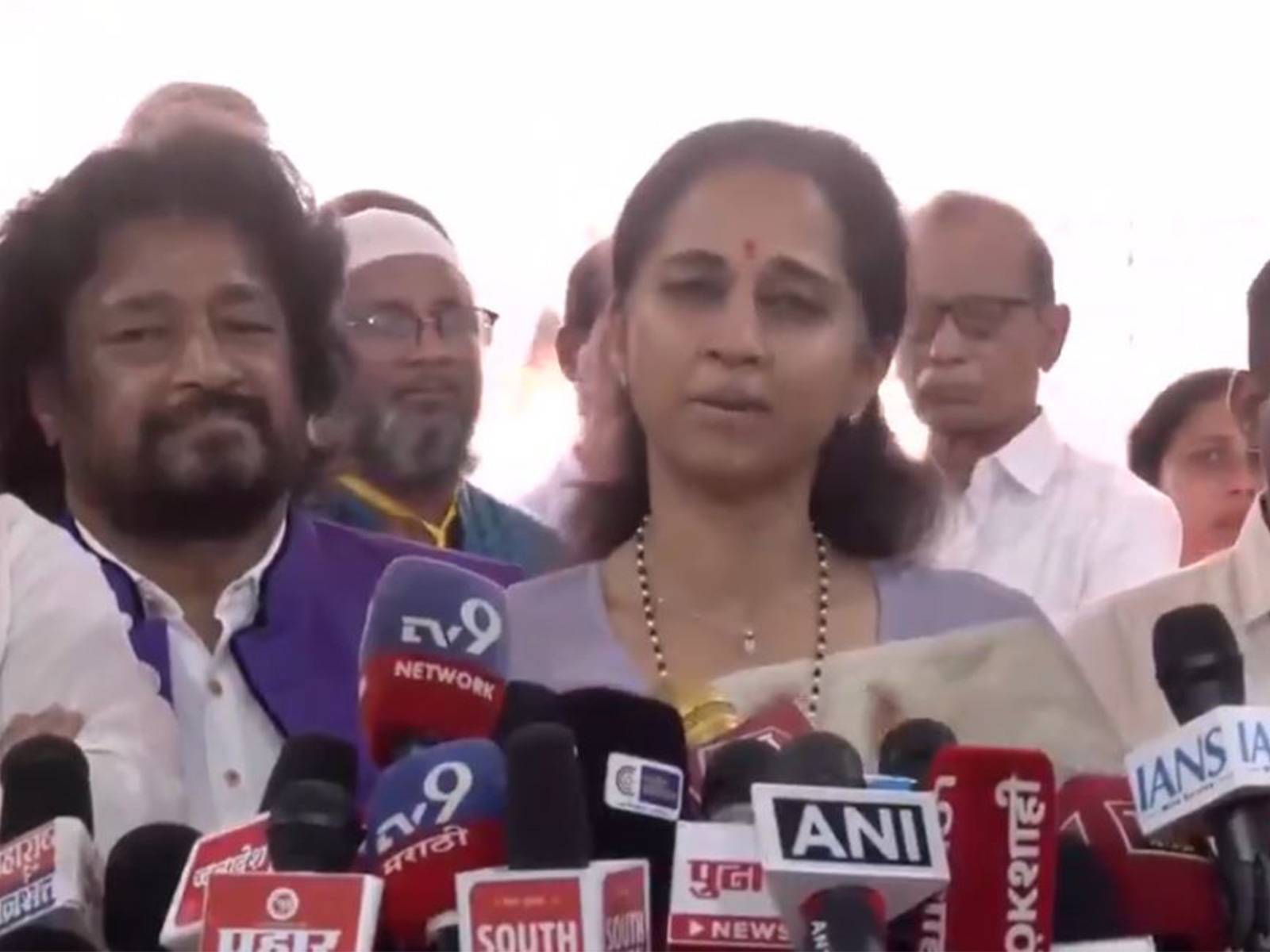 Supriya Sule thanks Sonia Gandhi for supporting Sharad Pawar's RS