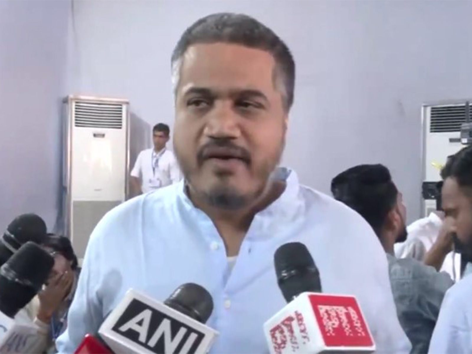 Rohit Pawar alleges ‘big power’ shielding VSR in Ajit Pawar crash