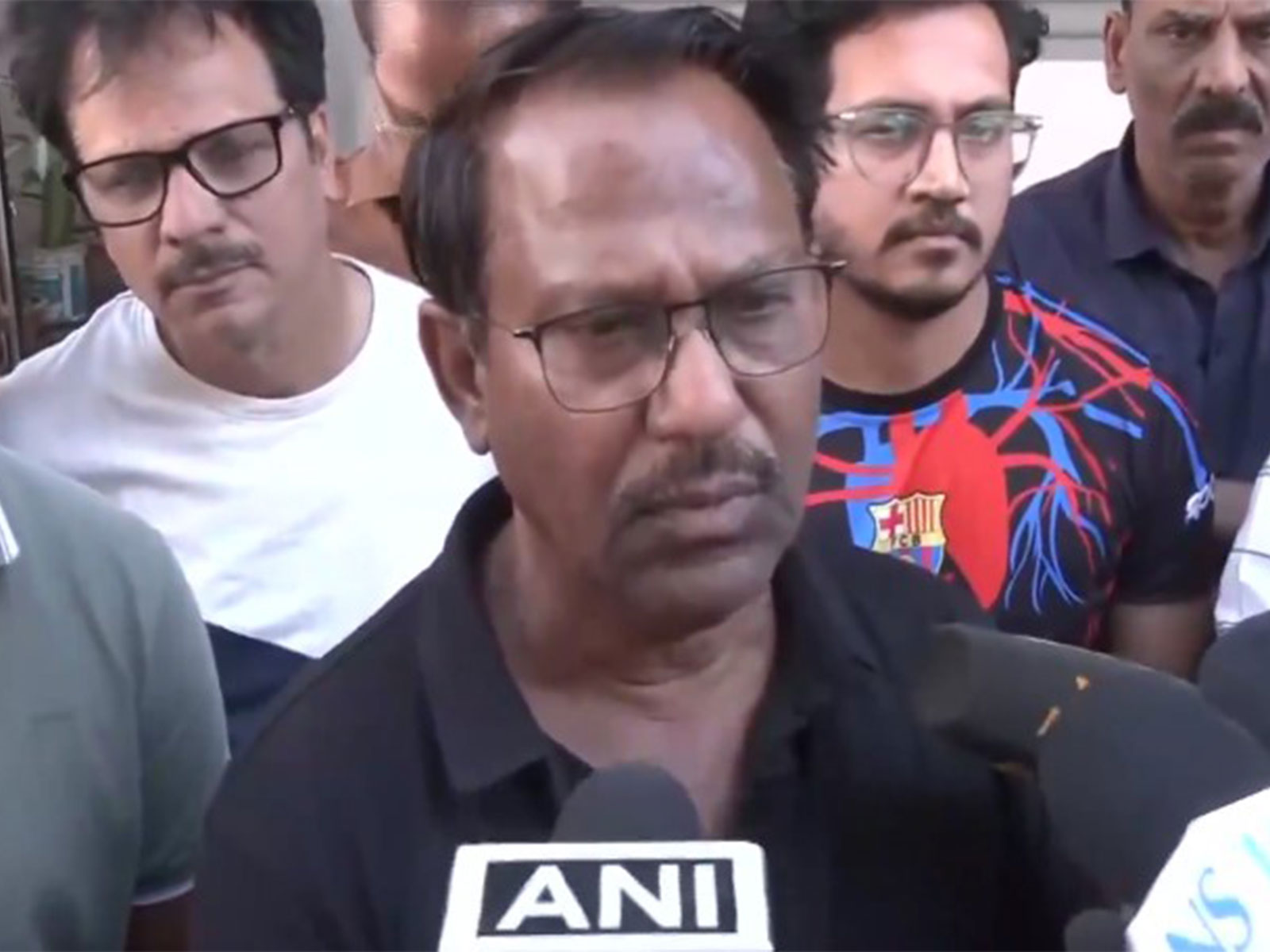 Lieutenant Purvesh Duragkar's father, Ravindra Duragkar (Photo/ANI)