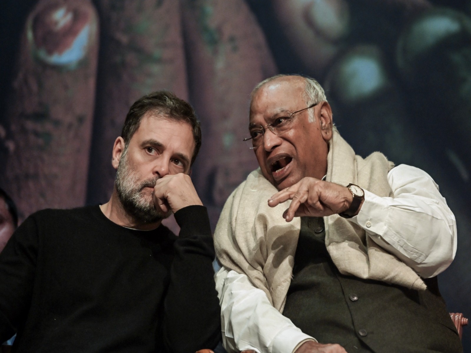 Congress President Mallikarjun Kharge with MP Rahul Gandhi (File Photo/ANI)