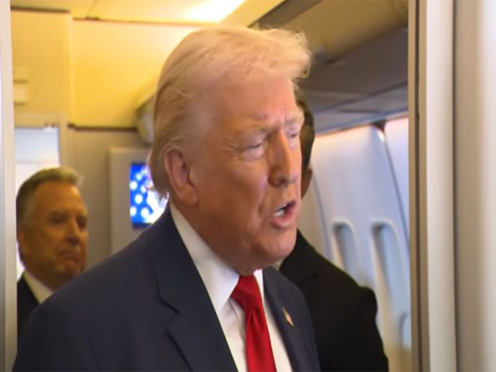 US President Donald Trump aboard Air Force One (Photo/ Youtube @WhiteHouse)
