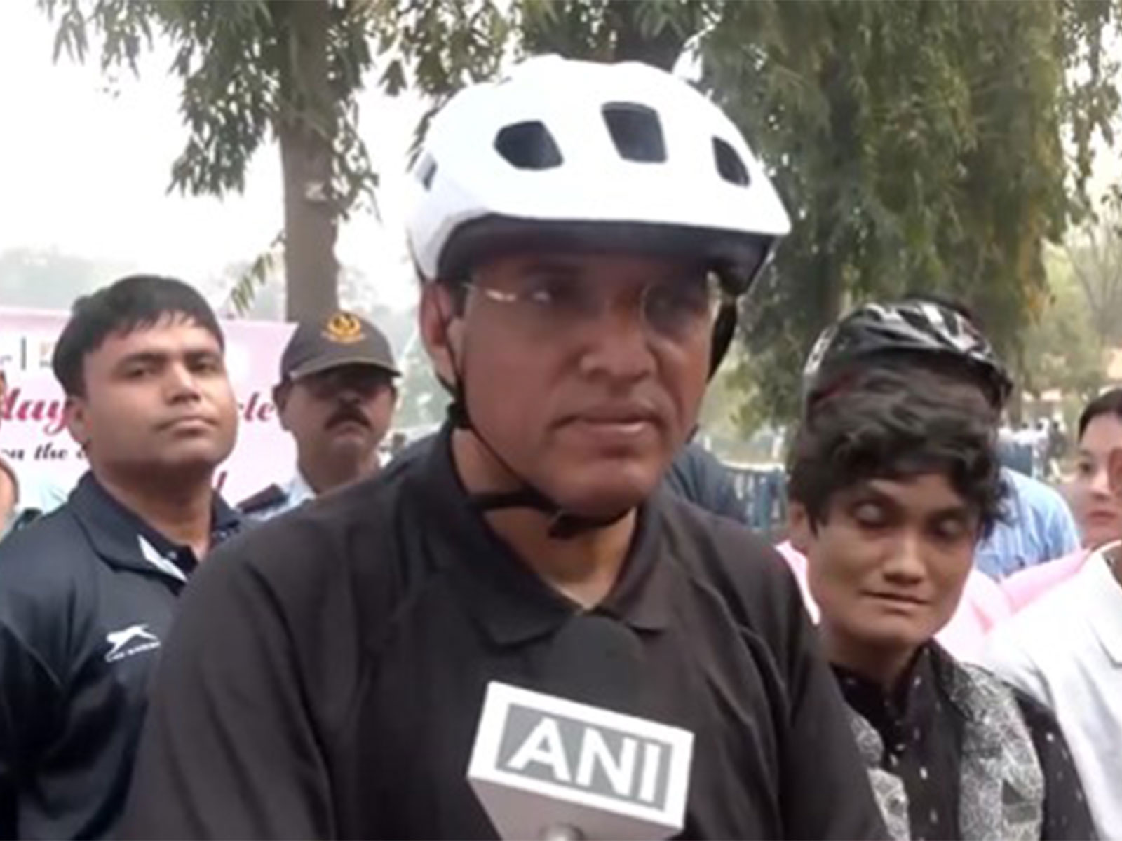 Sports Minister Mansukh Mandaviya participates in Fit India Pink Cyclothon 2.0 on Women’s Day. (Photo/ANI)