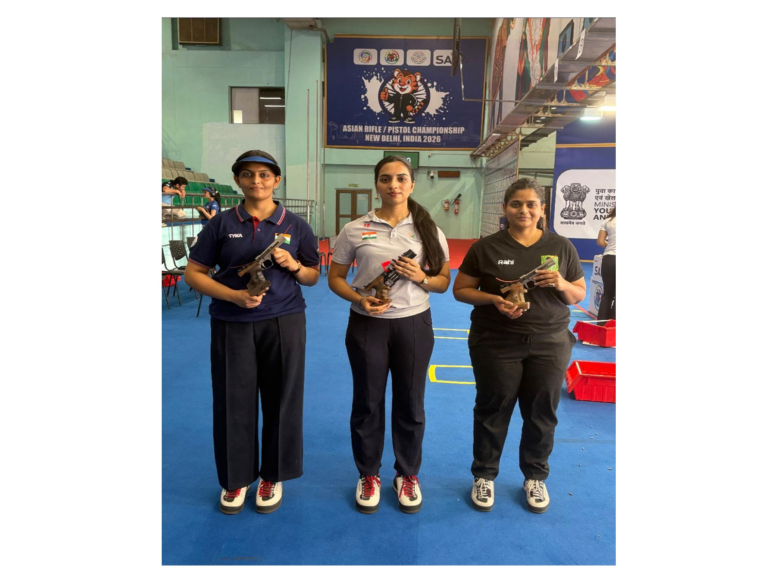 Arshdeep Kaur (Center) secured the top spot in women's 25 m pistol event. (Photo: NRAI)