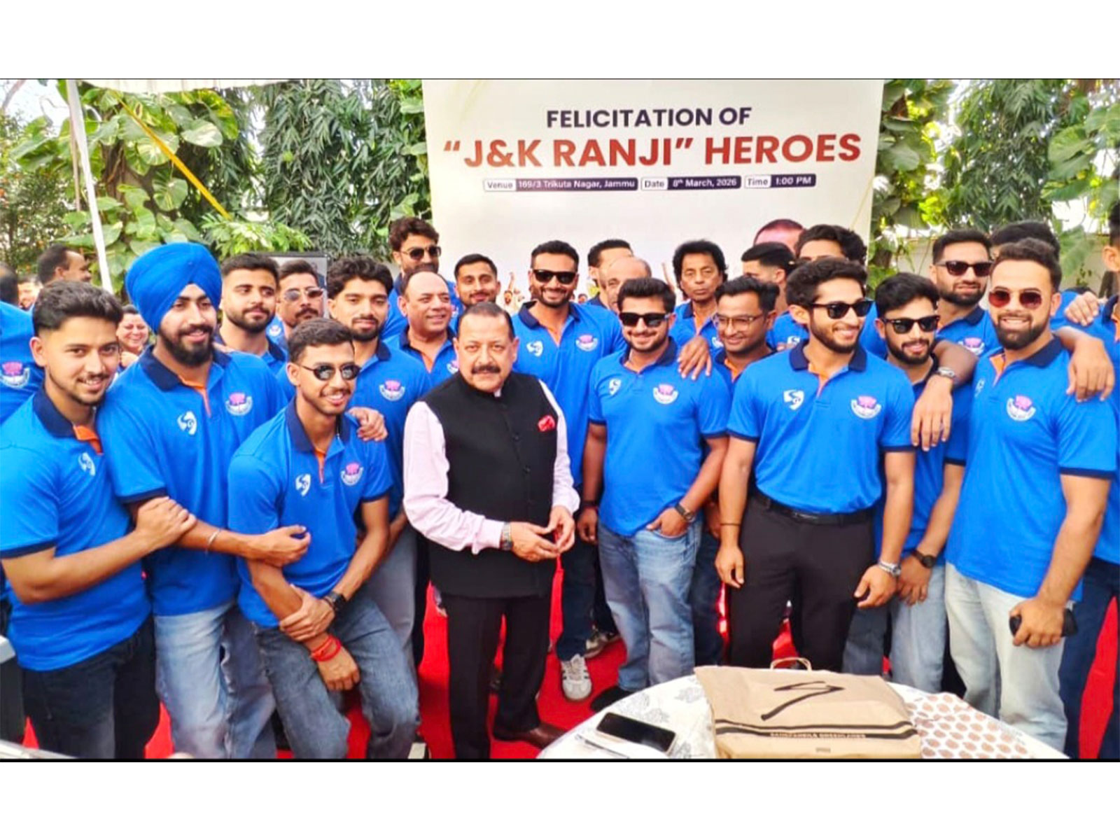 J&K Ranji Trophy team with Jitendra Singh. (Photo: PIB)