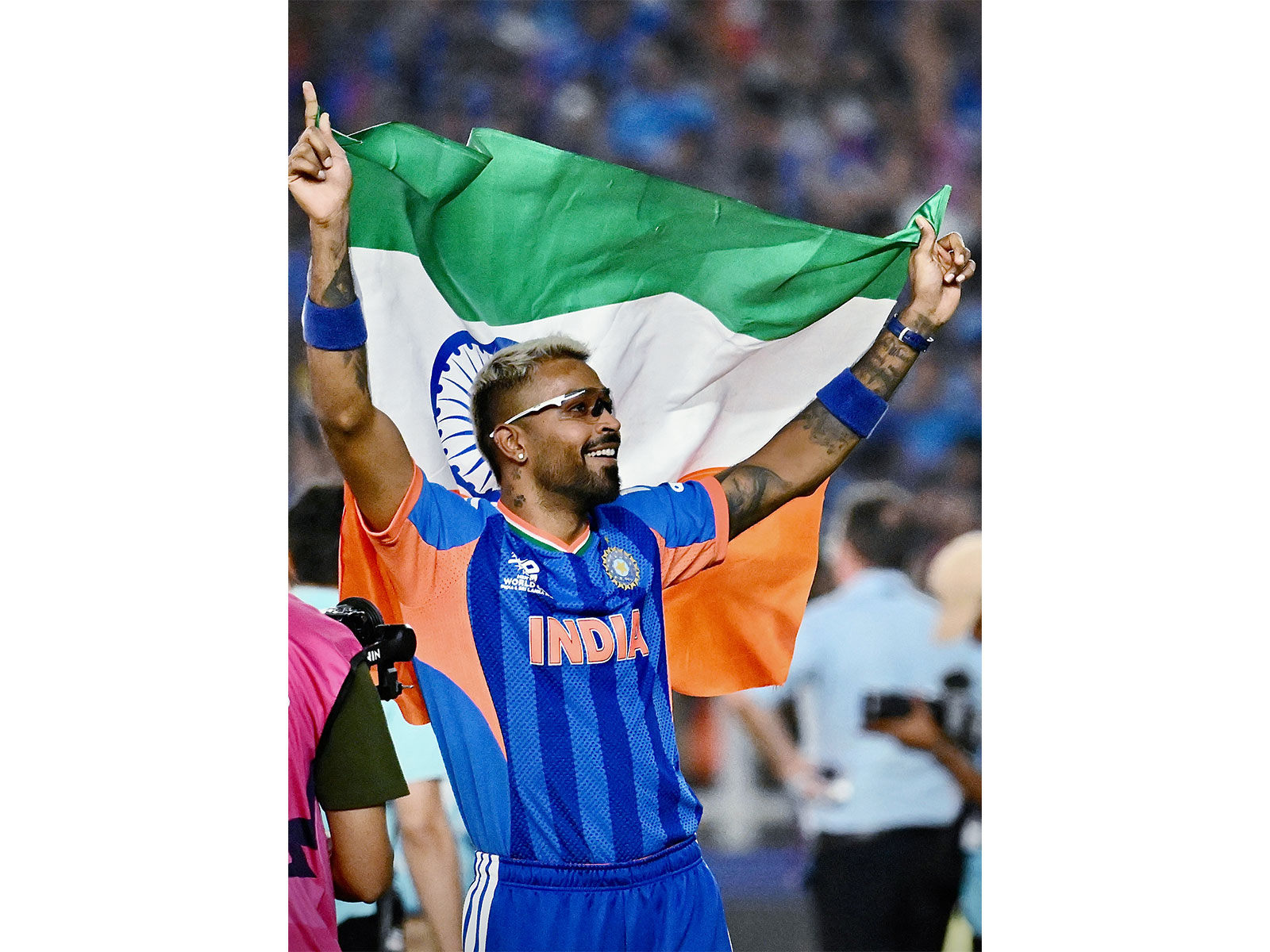 Hardik Pandya with Indian flag (Photo: ANI) Hardik Pandya with Indian flag (Photo: ANI)