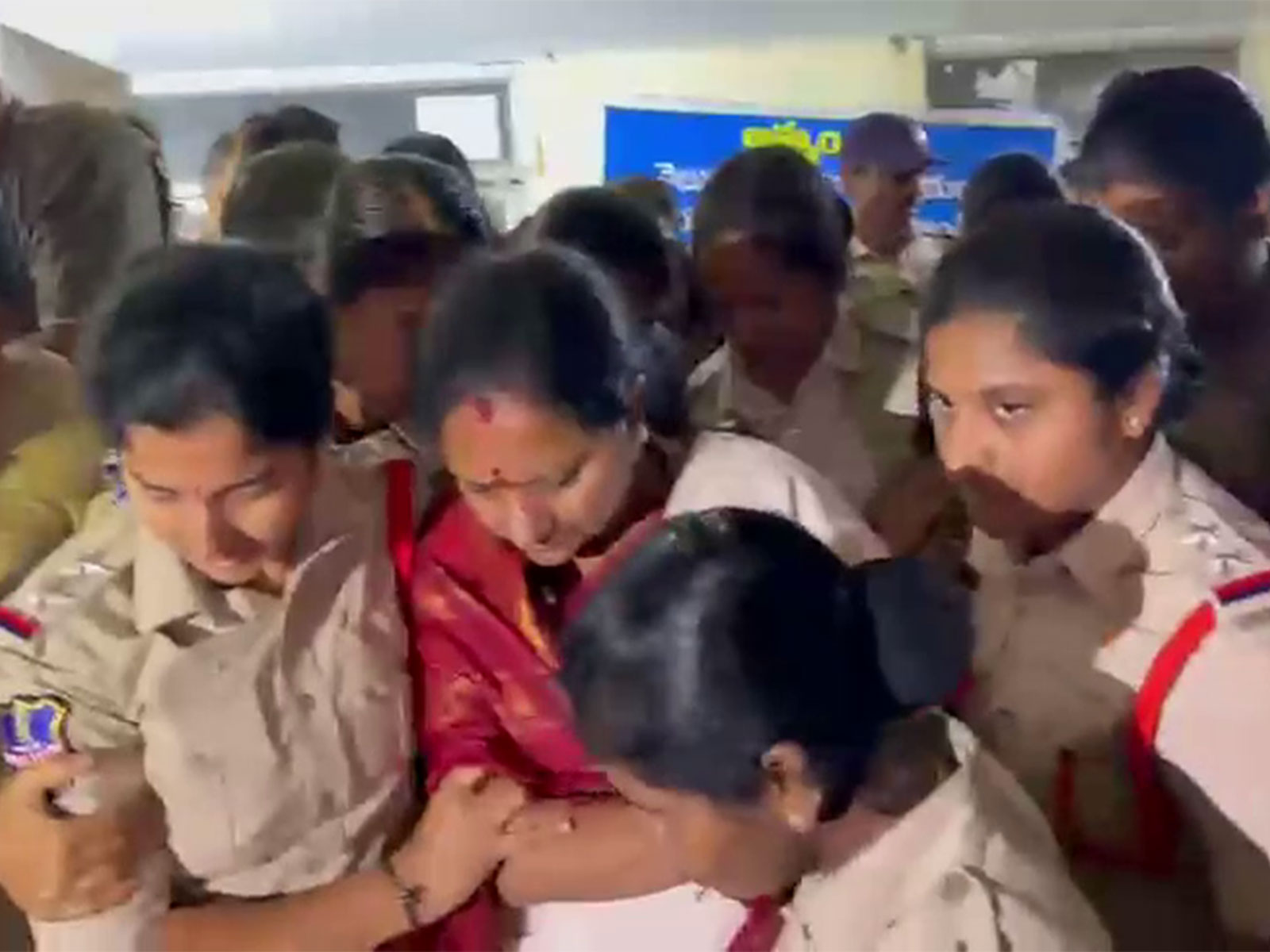 Telangana Jagruthi President Kavitha detained by police (Photo/K Kavitha PRO)