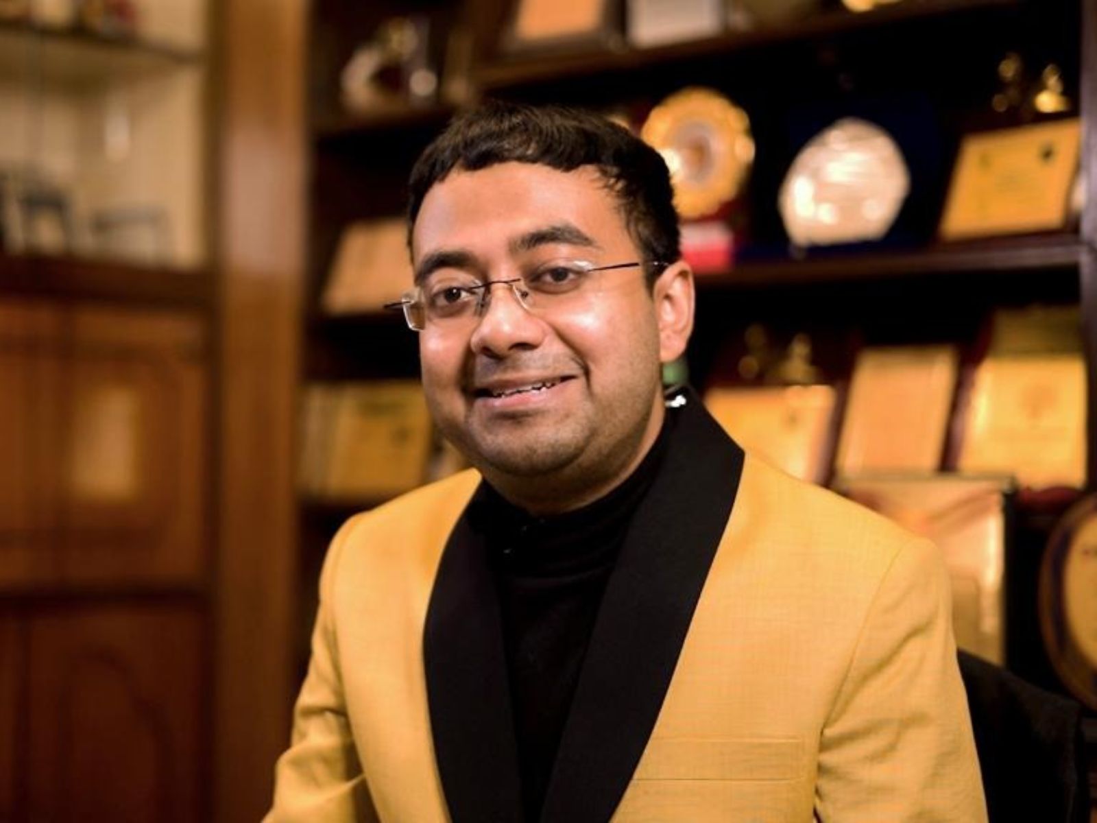 Kolkata’s Startup, Yes Sir Secures Funding to Expand Men-Only At-Home Massage & Grooming Services across India