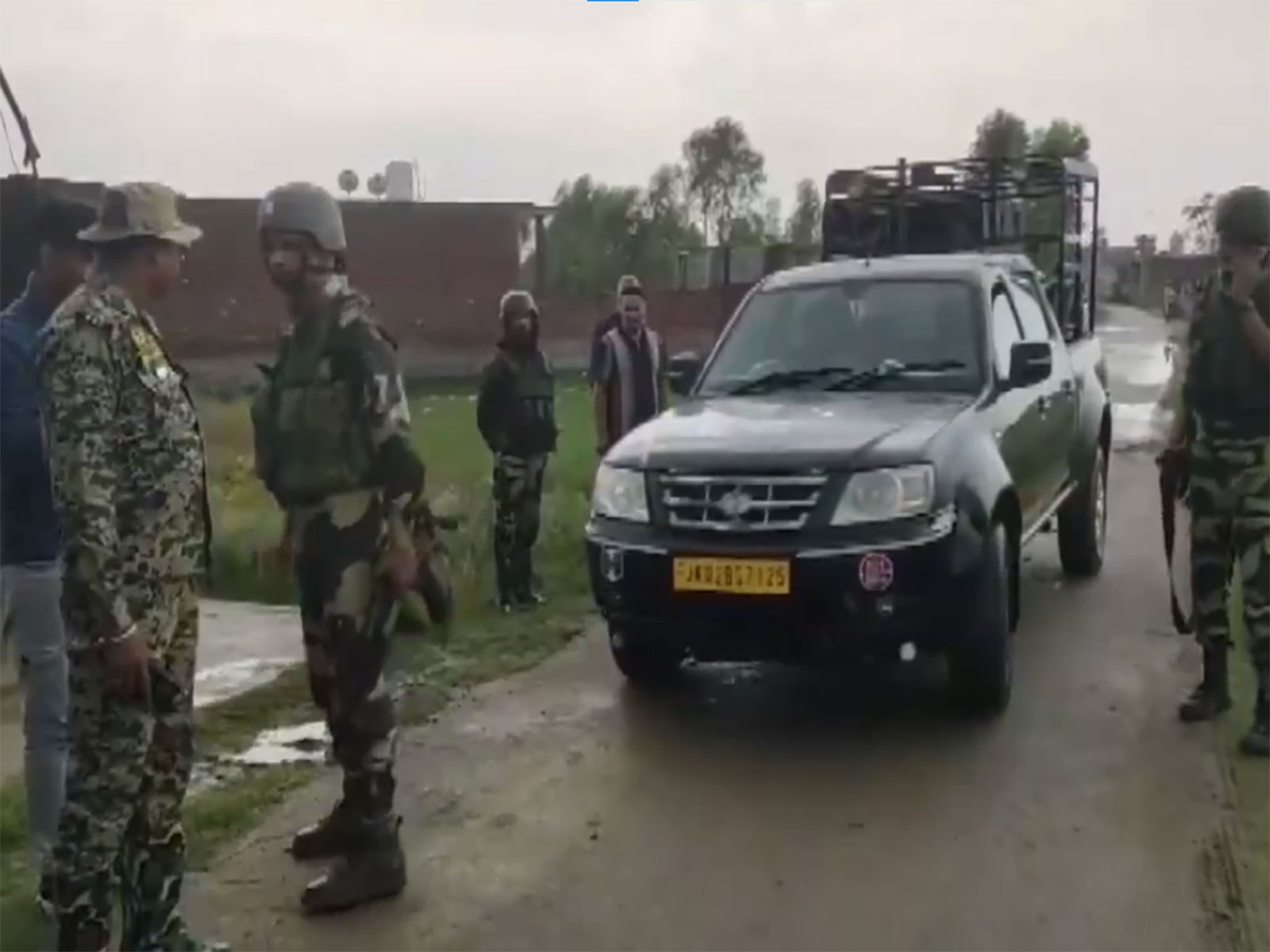 
                
                Jammu Police, BSF recover 2 kg heroin worth Rs 12 cr in Bishnah
                
                