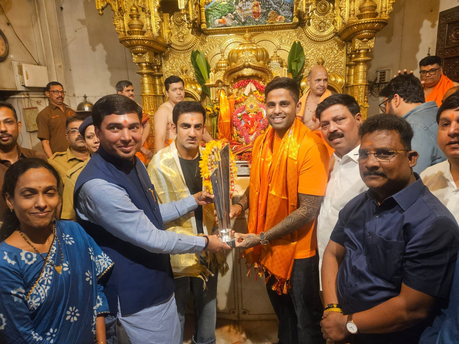 Suryakumar Yadav and Gautam Gambhir. (Photo/Shree Siddhivinayak Temple Trust)