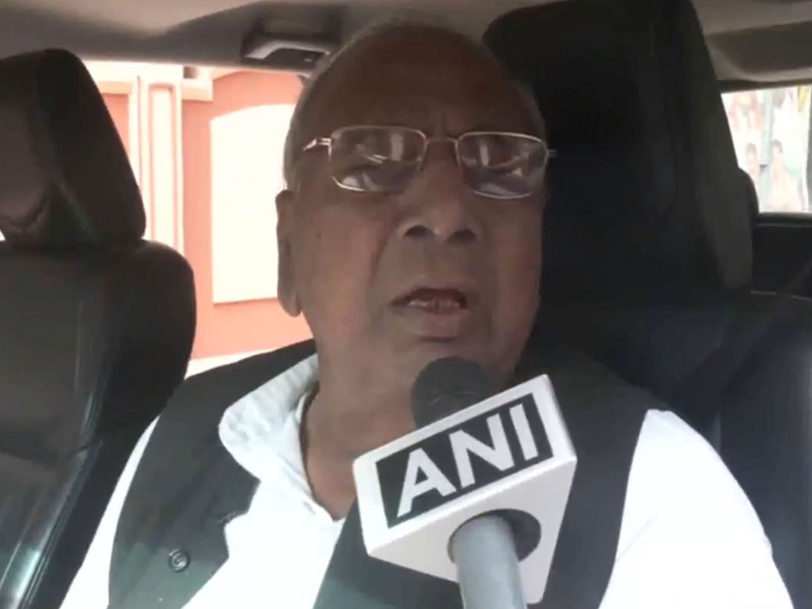 Congress leader V Hanumantha Rao (Photo/ANI)