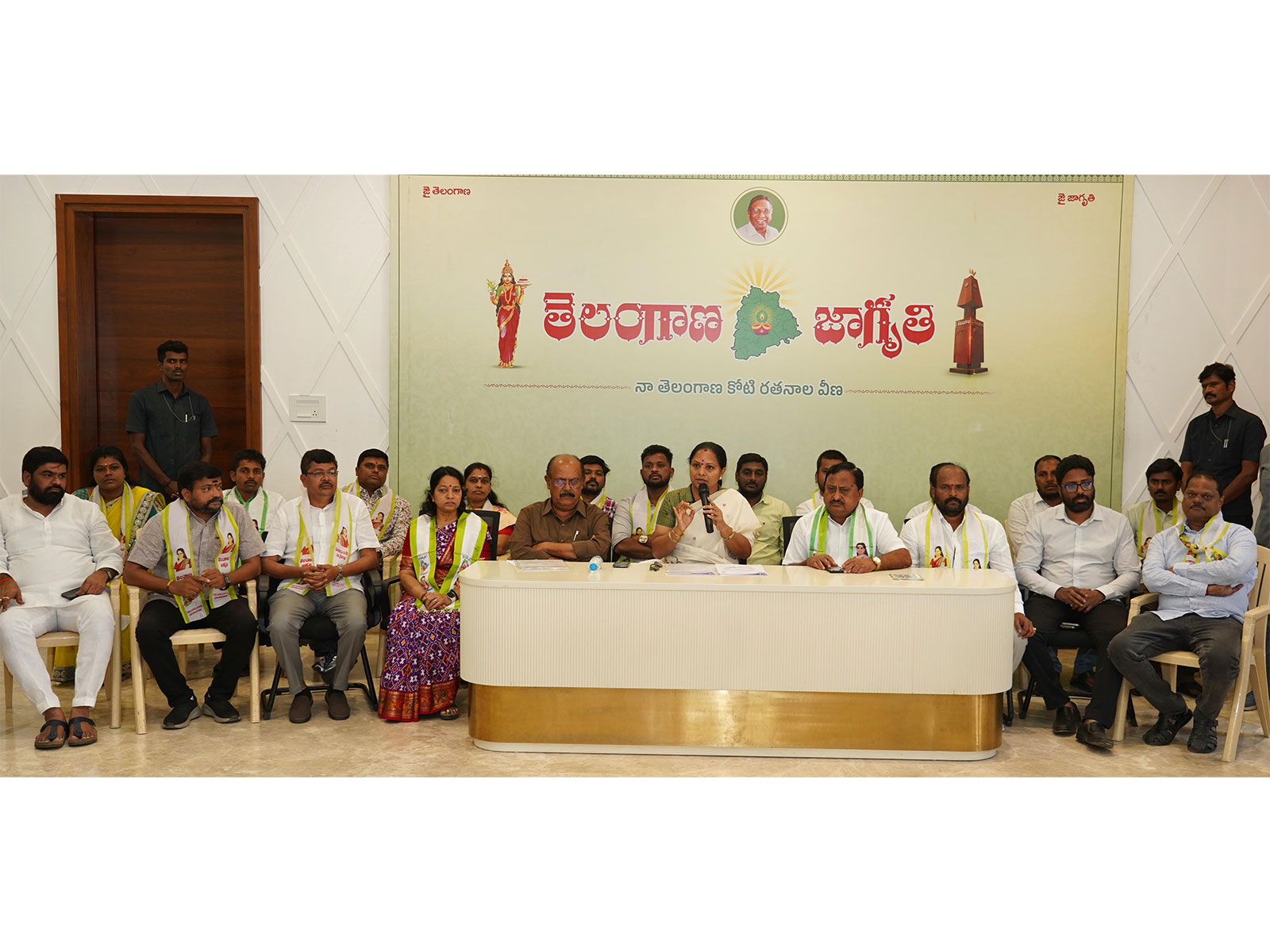 "Stop targeting the poor, Act against powerful:" Telangana Jagruthi President K Kavita slams Hydra Project commissioner