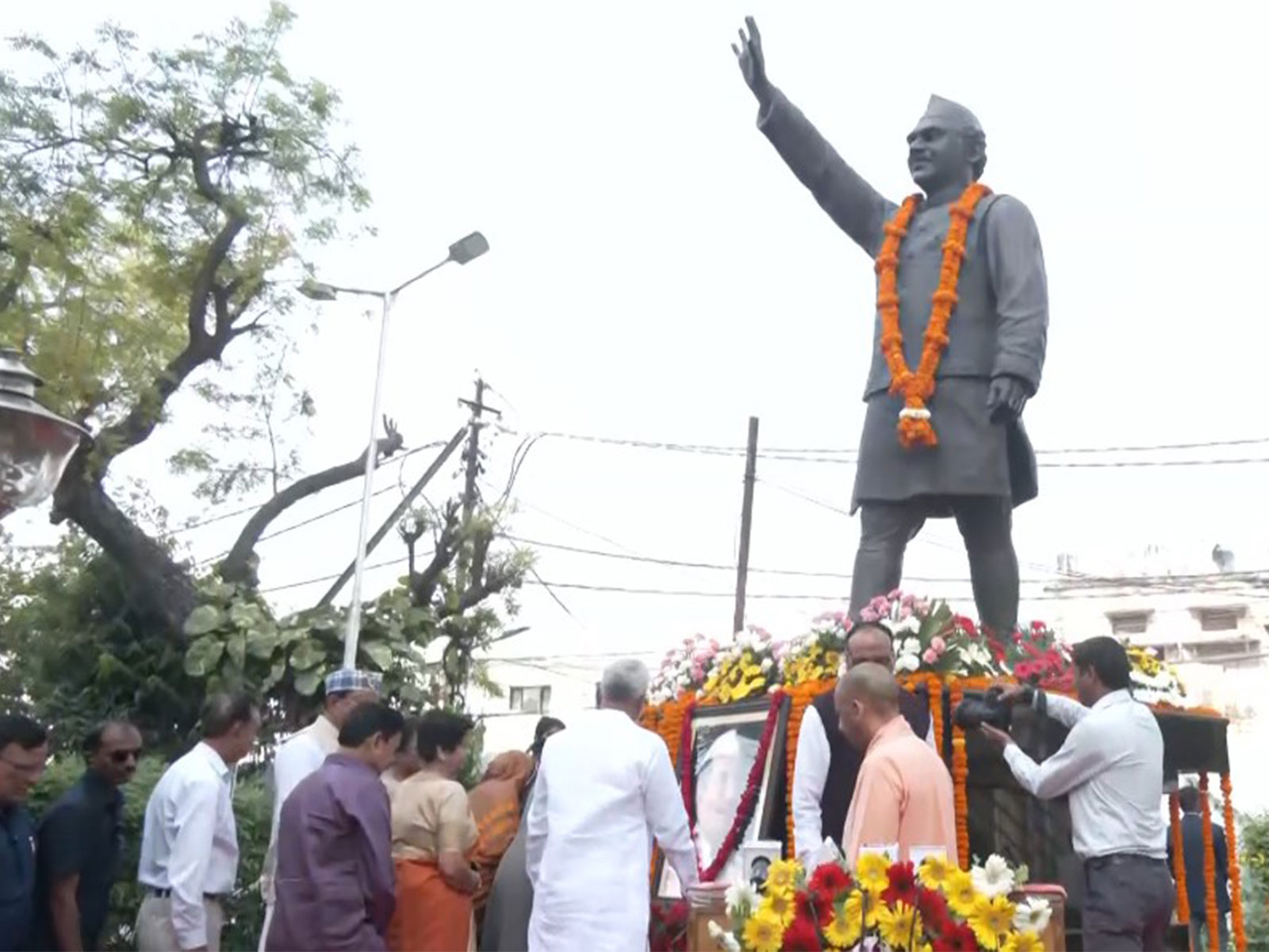 Yogi Adityanath pays tribute to former UP CM Hemwati Nandan Bahuguna on his death anniversary (Photo/ANI) Yogi Adityanath pays tribute to former UP CM Hemwati Nandan Bahuguna on his death anniversary (Photo/ANI)