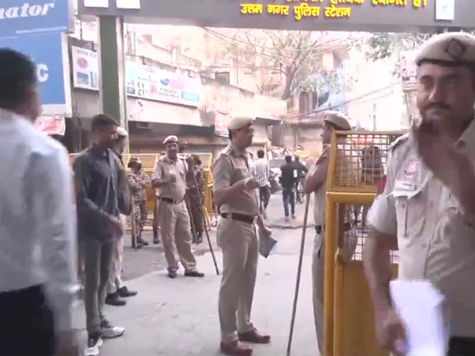 Delhi Police near Uttam Nagar East metro station (Photo/ANI)