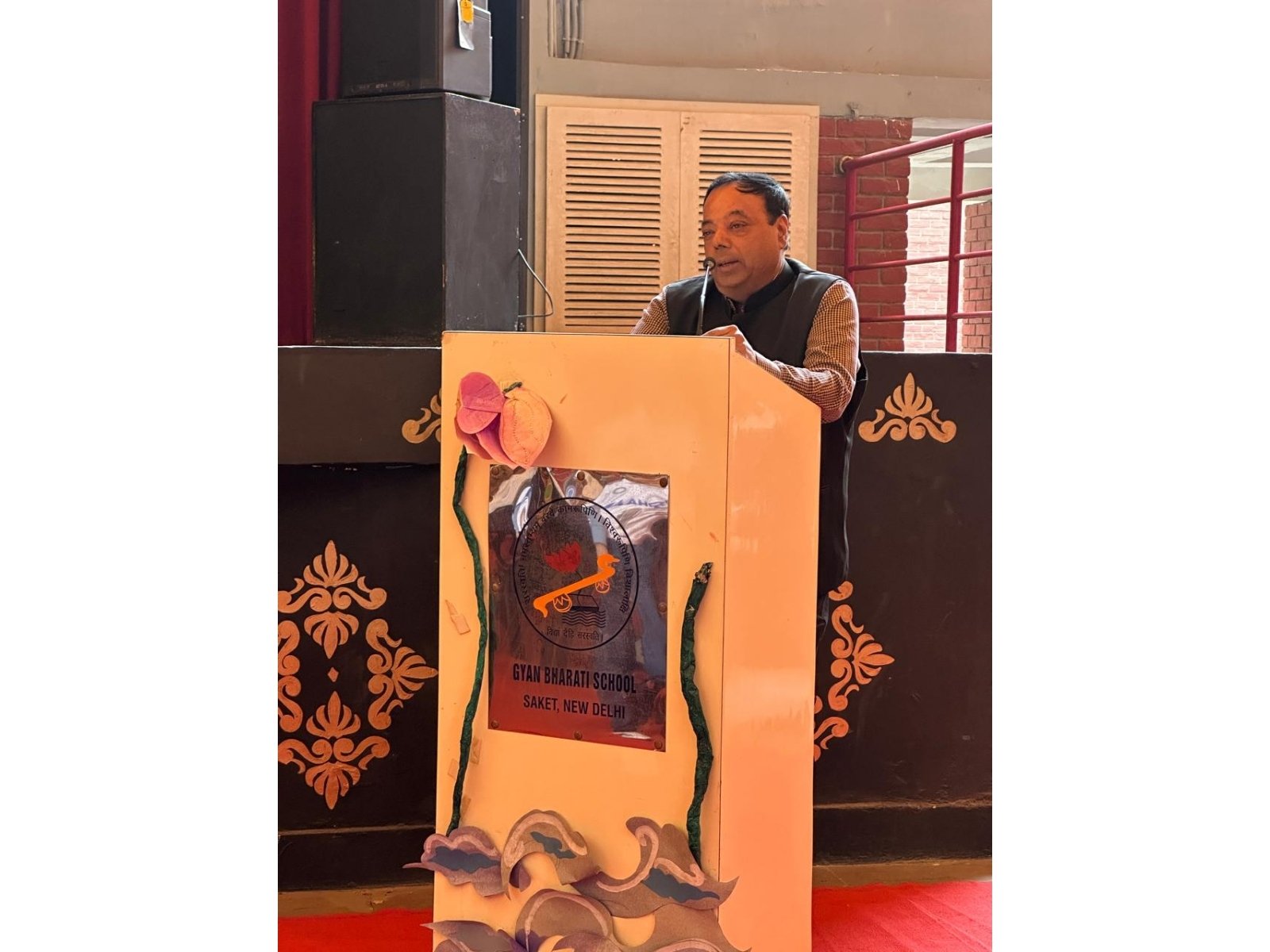 Gyan Bharati School organizes a Badminton Tournament with Dr. Mukesh Kwatra, founder of Smiling Tree, as Chief Guest Gyan Bharati School organizes a Badminton Tournament with Dr. Mukesh Kwatra, founder of Smiling Tree, as Chief Guest