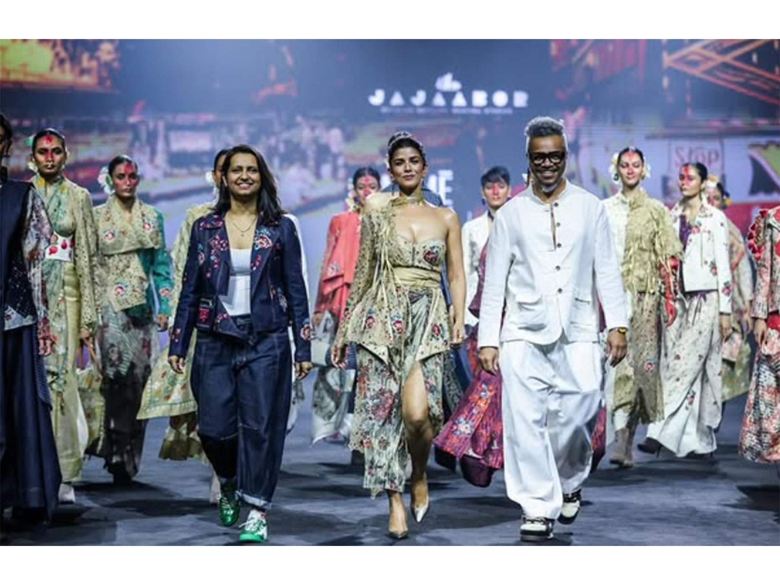 Nimrat Kaur turns showstopper for 'Jajaabor' (Photo/Instagram/ @lakmefashionwk)