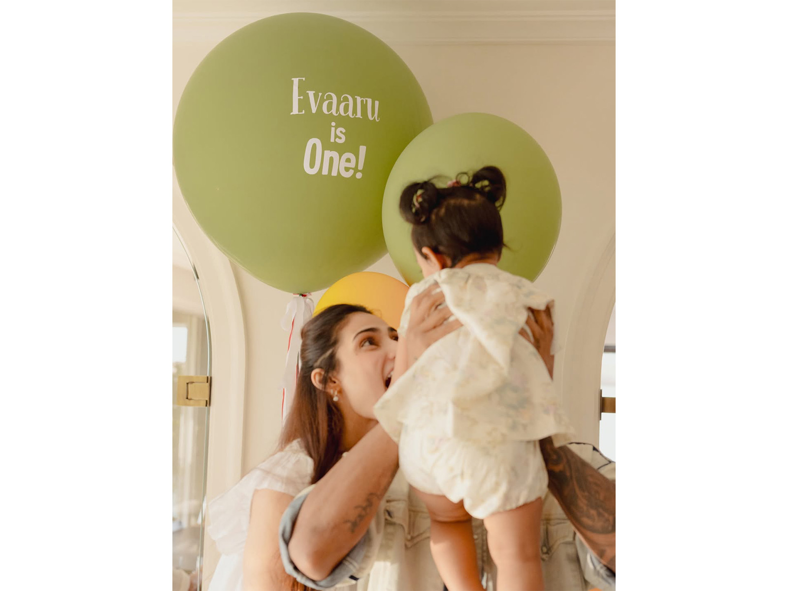Athiya Shetty with baby Evaarah (Image source: Instagram/@athiyashetty)