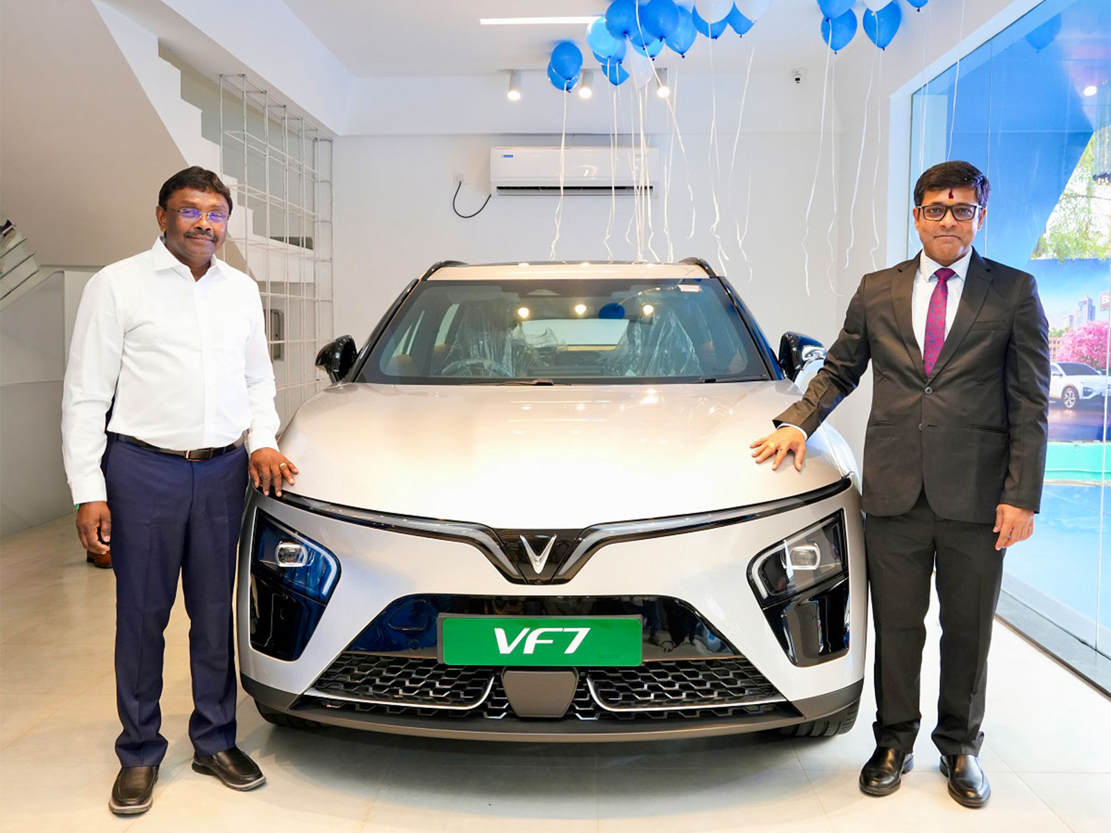 Tapan Ghosh (right) and Raaj Sekar, Dealer Principal of PPS Motors LLP, at the grand opening ceremony Tapan Ghosh (right) and Raaj Sekar, Dealer Principal of PPS Motors LLP, at the grand opening ceremony
