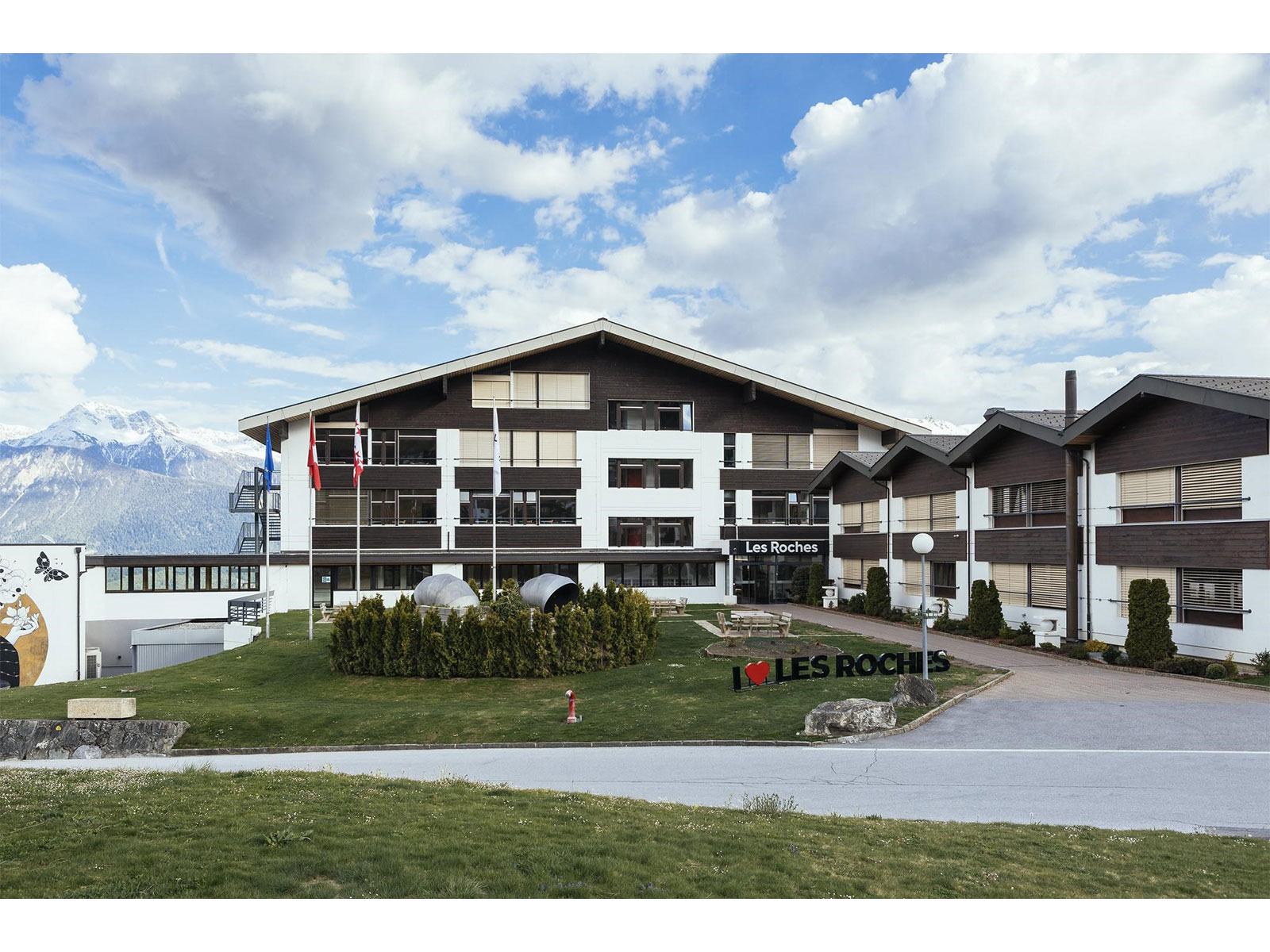 Les Roches Global Hospitality Education Ranked No. 2 Globally in QS 2026, Recognised as a Trusted Global Talent Hub for the Hospitality Sector Les Roches Global Hospitality Education Ranked No. 2 Globally in QS 2026, Recognised as a Trusted Global Talent Hub for the Hospitality Sector