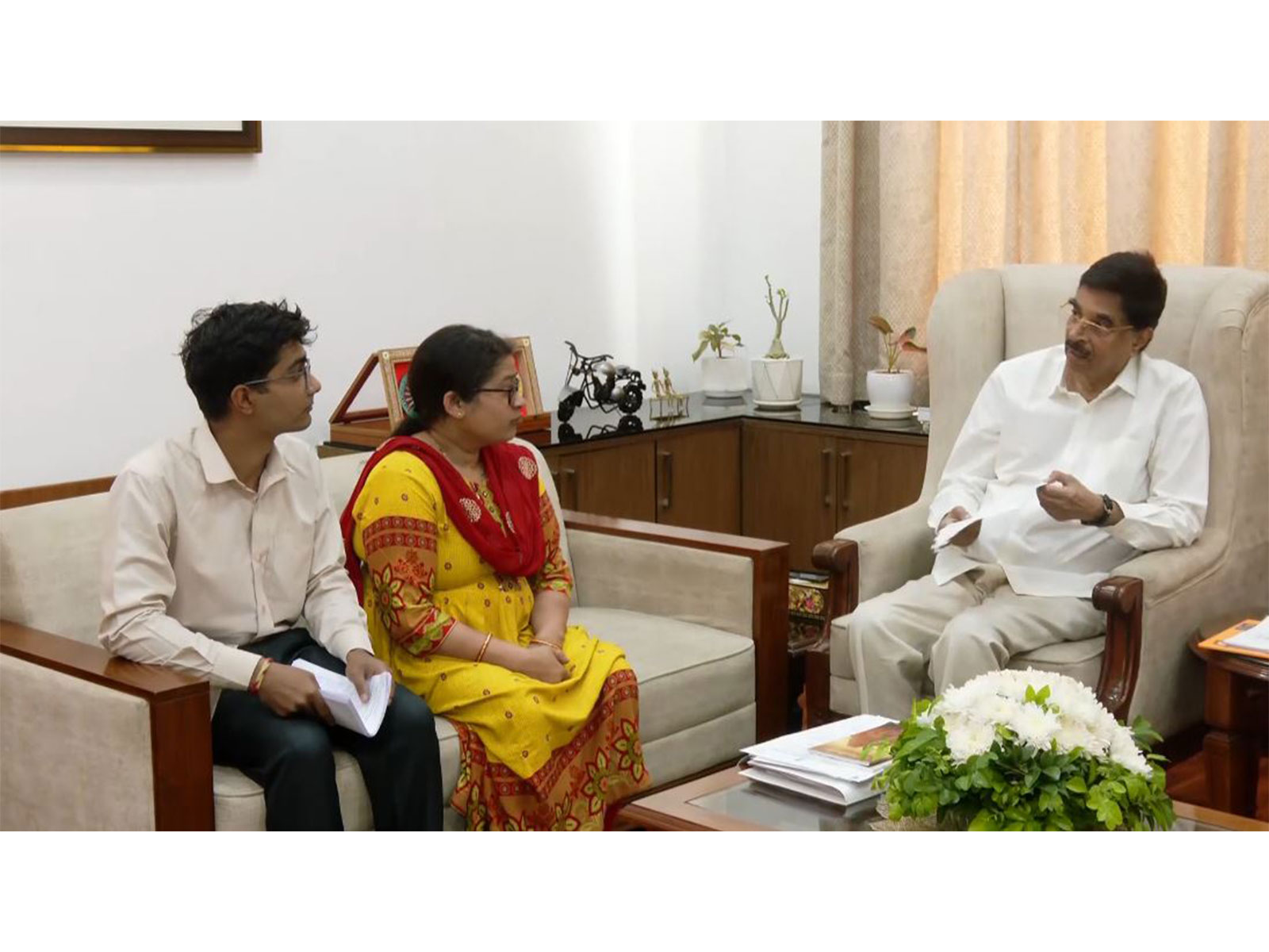 Rasmita Sahoo Mohapatra, mother of missing Merchant Navy cadet Sarthak Mohapatra, meets Odisha Governor Hari Babu Kambhampati (Photo/ANI) Rasmita Sahoo Mohapatra, mother of missing Merchant Navy cadet Sarthak Mohapatra, meets Odisha Governor Hari Babu Kambhampati (Photo/ANI)