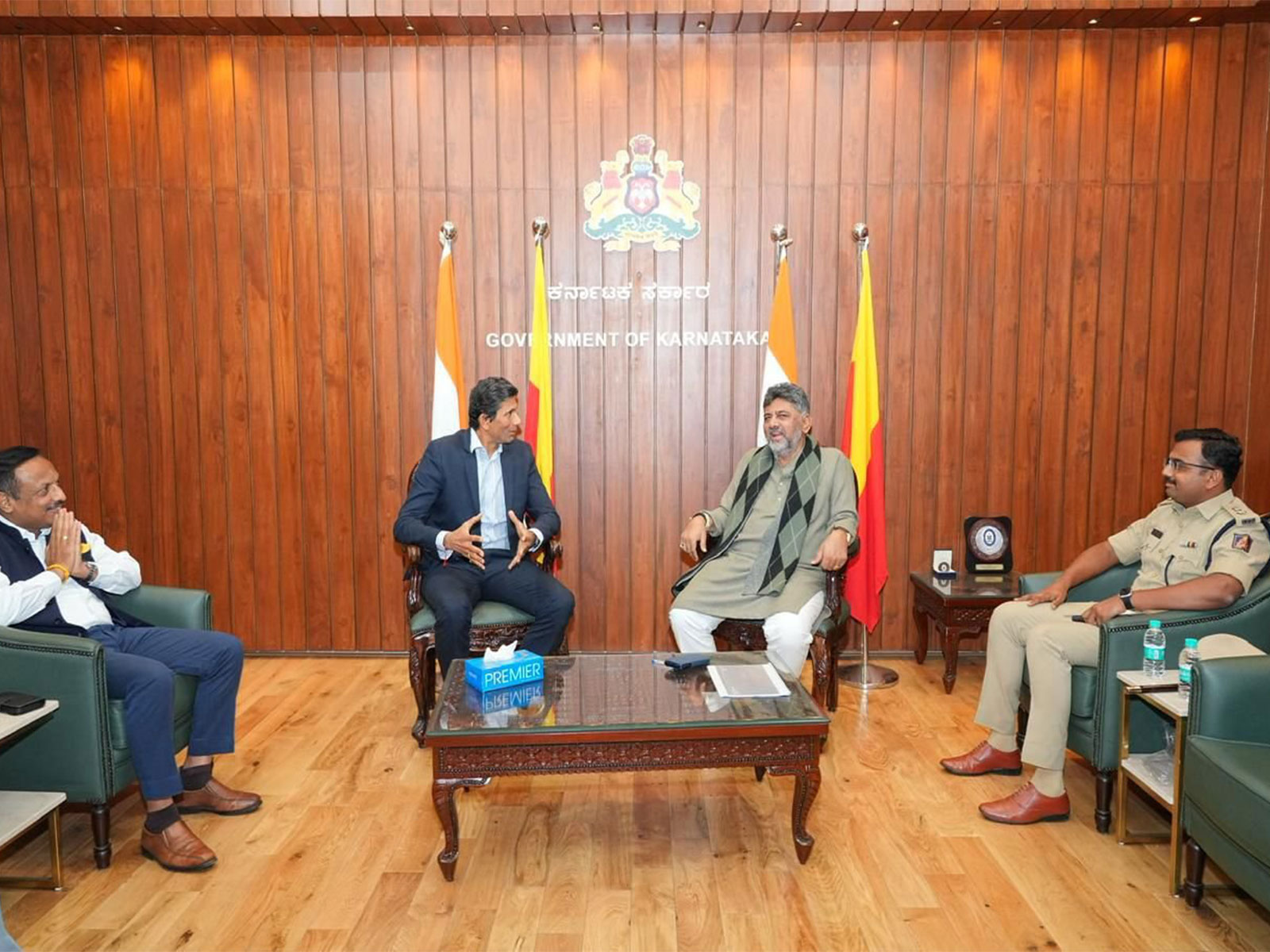 Venkatesh Prasad with Karnataka Deputy CM DK Shivakumar (Photo/DCM office)