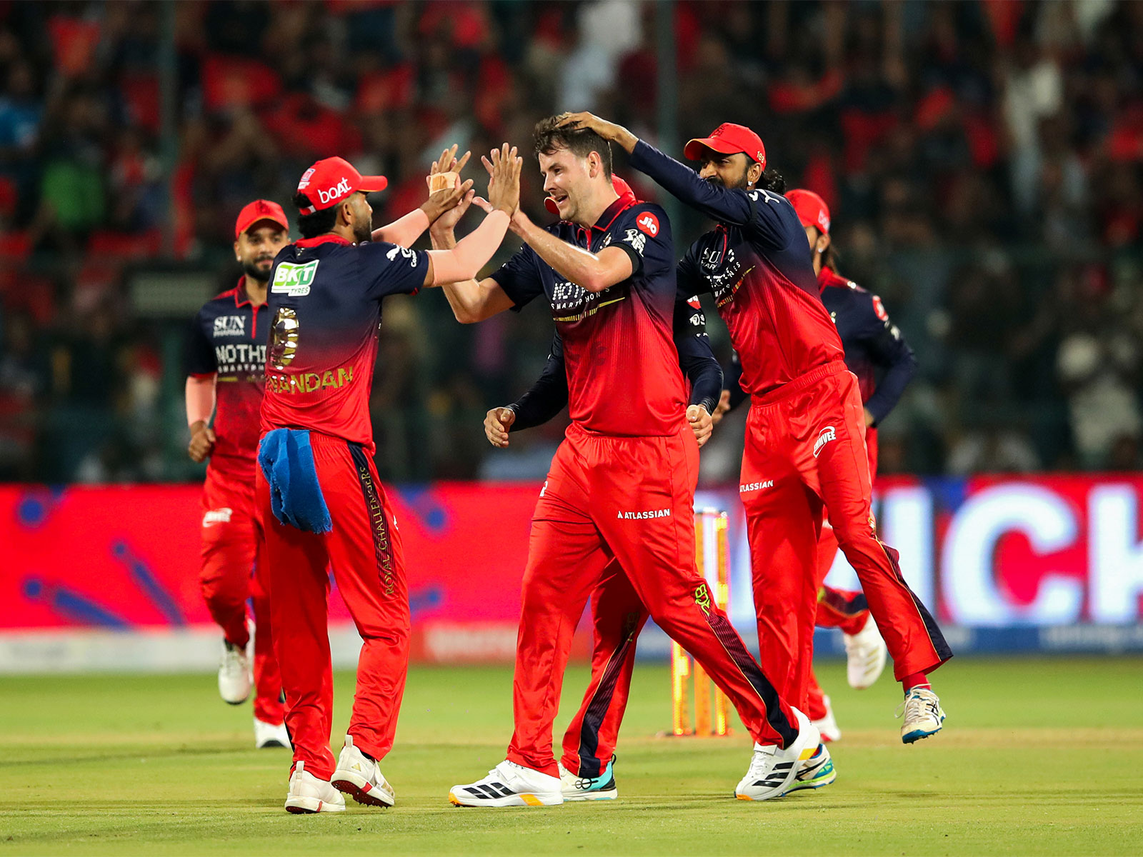 Jacob Duffy celebrating with RCB teammates (Photo: ANI) Jacob Duffy celebrating with RCB teammates (Photo: ANI)