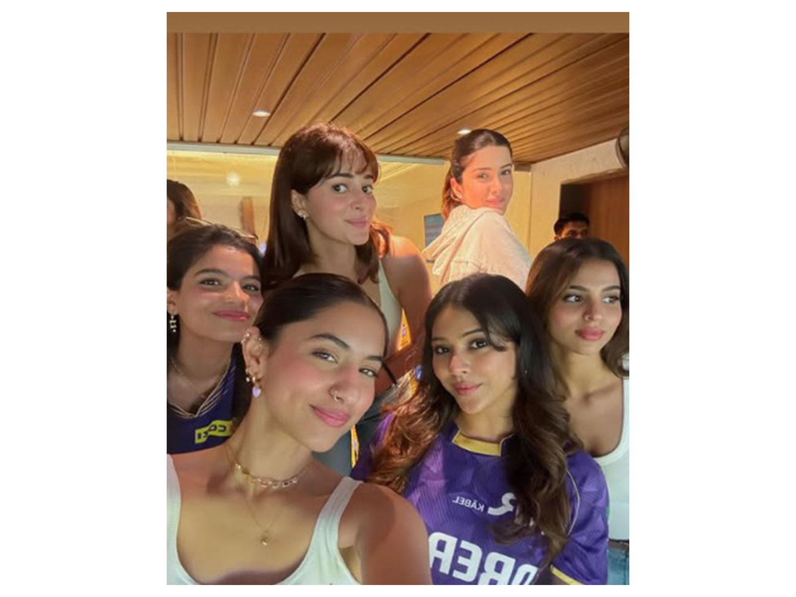Suhana, Ananya at MI vs KKR match (Image source: Instagram@aliachhiba)
