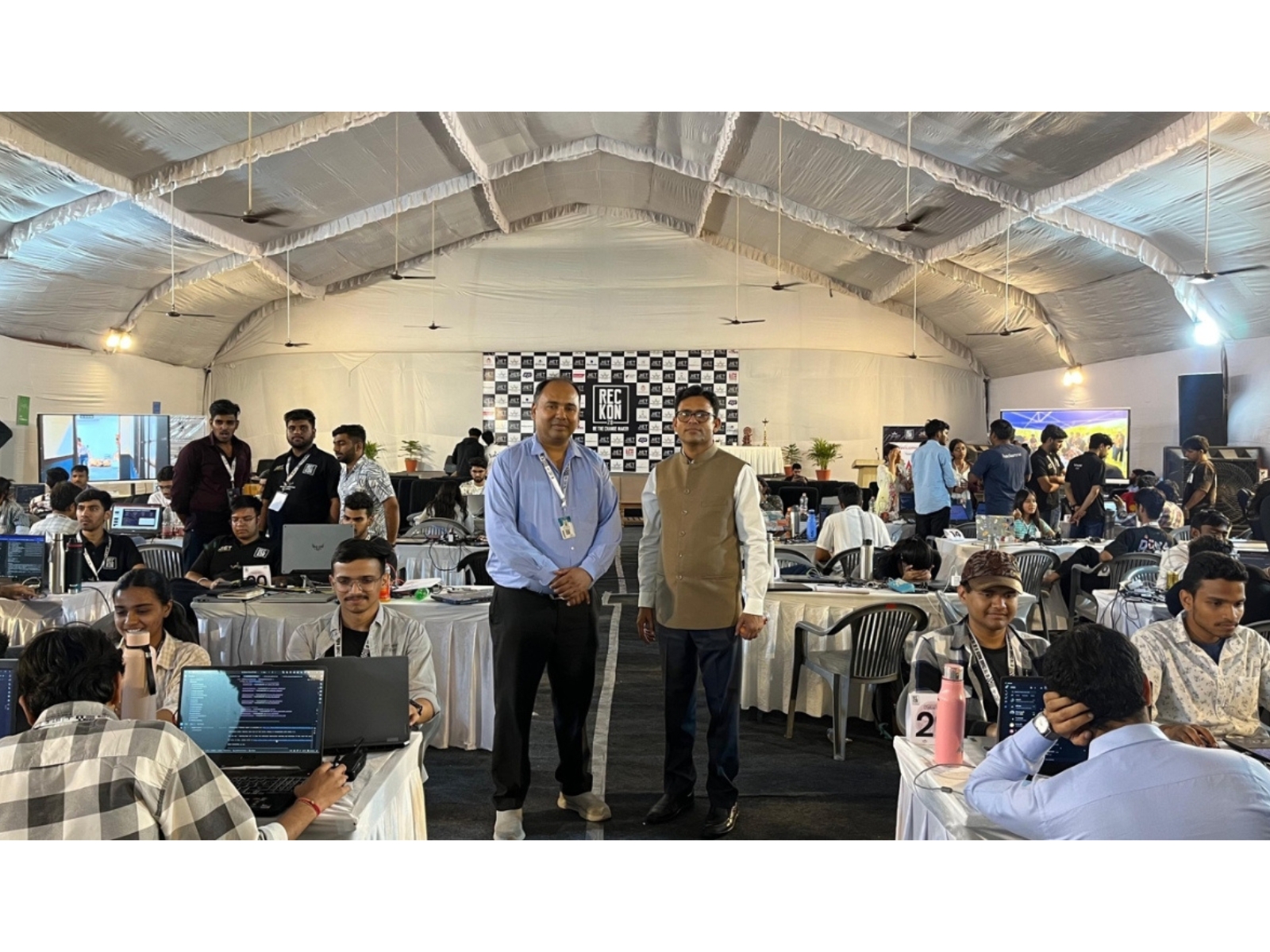 24 hour Jodhpur hackathon had 365 teams. TR Meghwal led the jury and gave the prizes. 24 hour Jodhpur hackathon had 365 teams. TR Meghwal led the jury and gave the prizes.