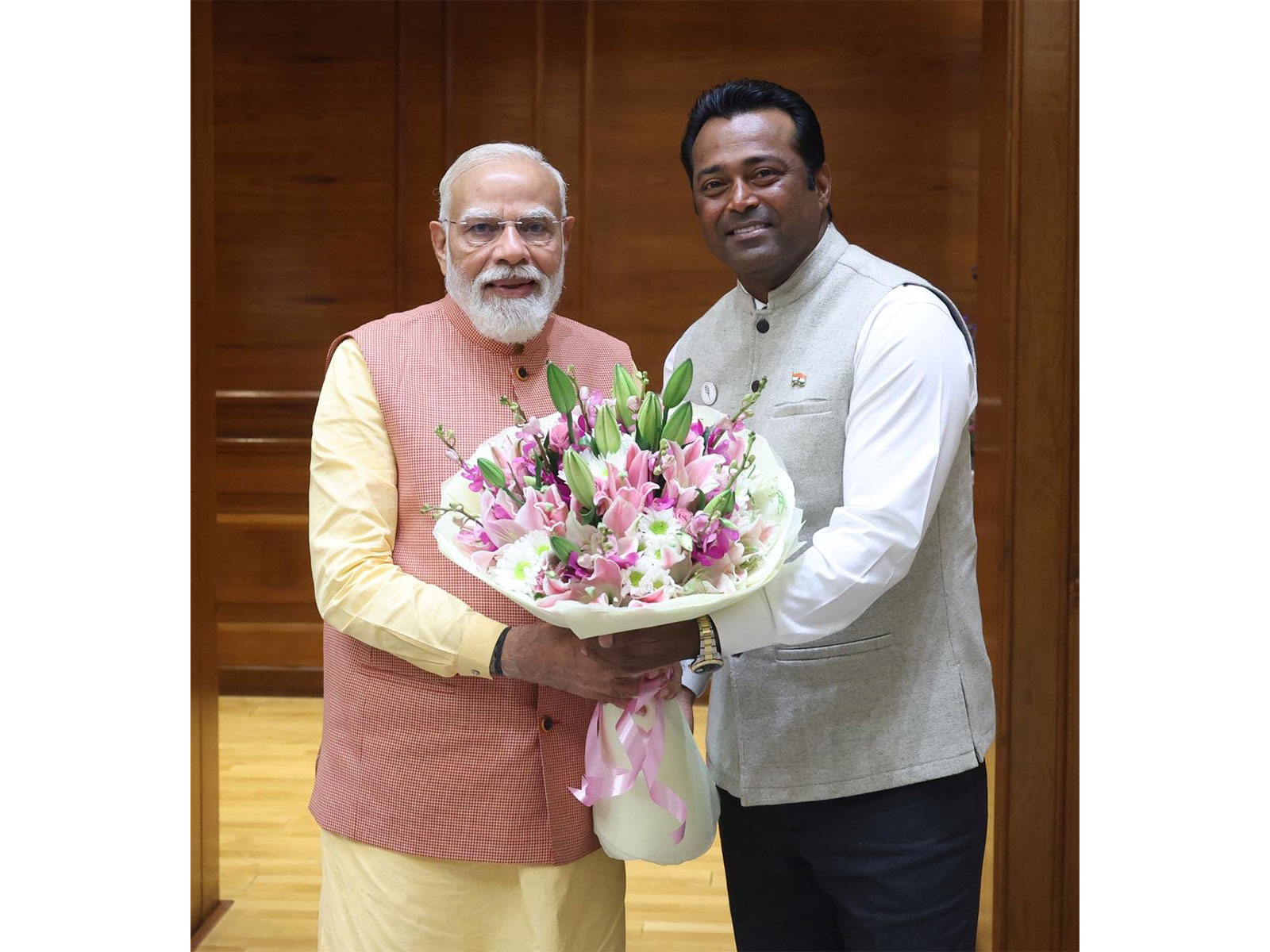 PM Narendra Modi with Tennis legend Leander Paes. (Photo/X@narendramodi)