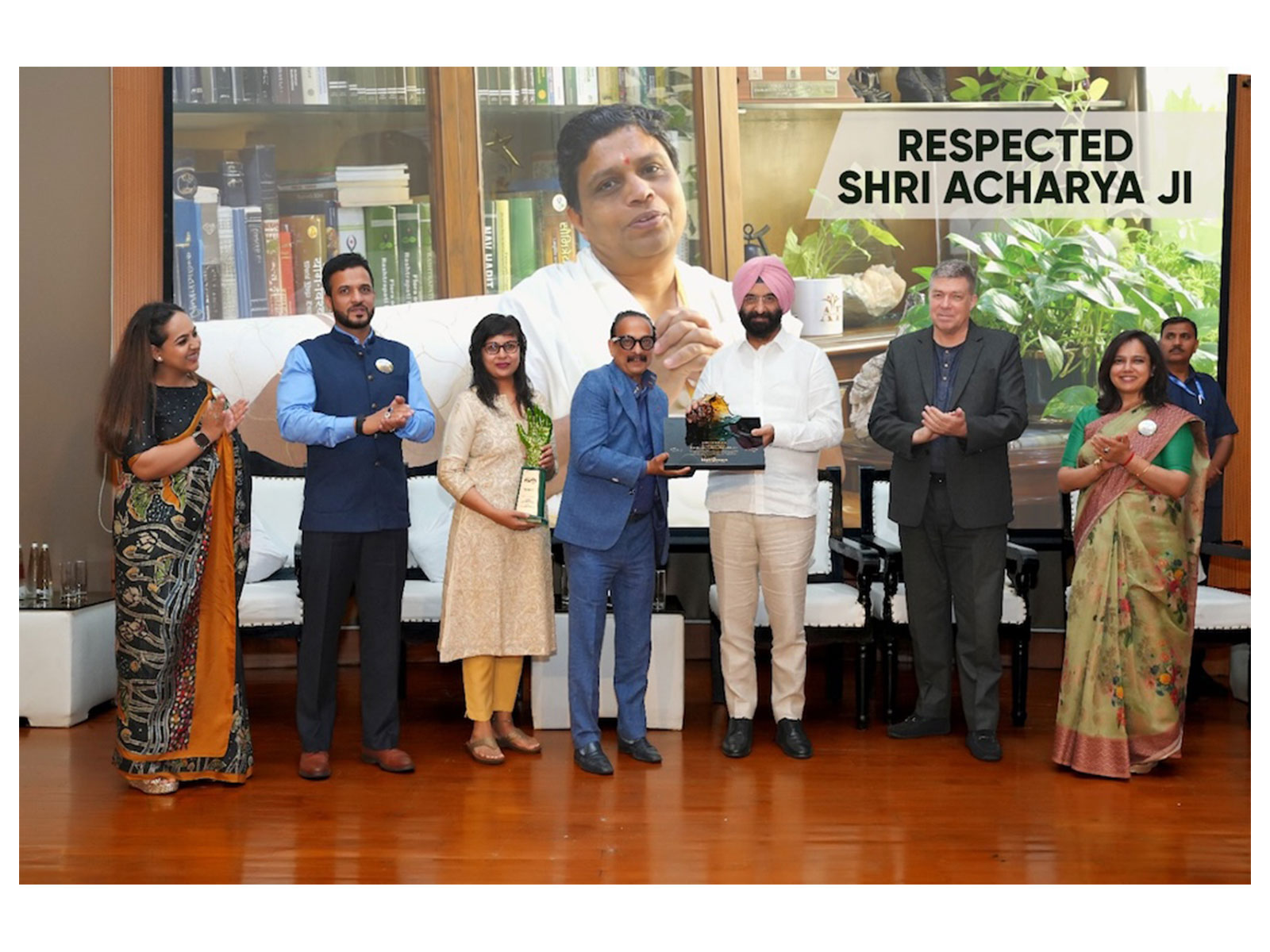 Respected Shri Acharya Balkrishna Ji was conferred with the Vishwa Ayurveda Ratna at the Net Green Foundation Earth Awards 2026 at UNESCO House, New Delhi.